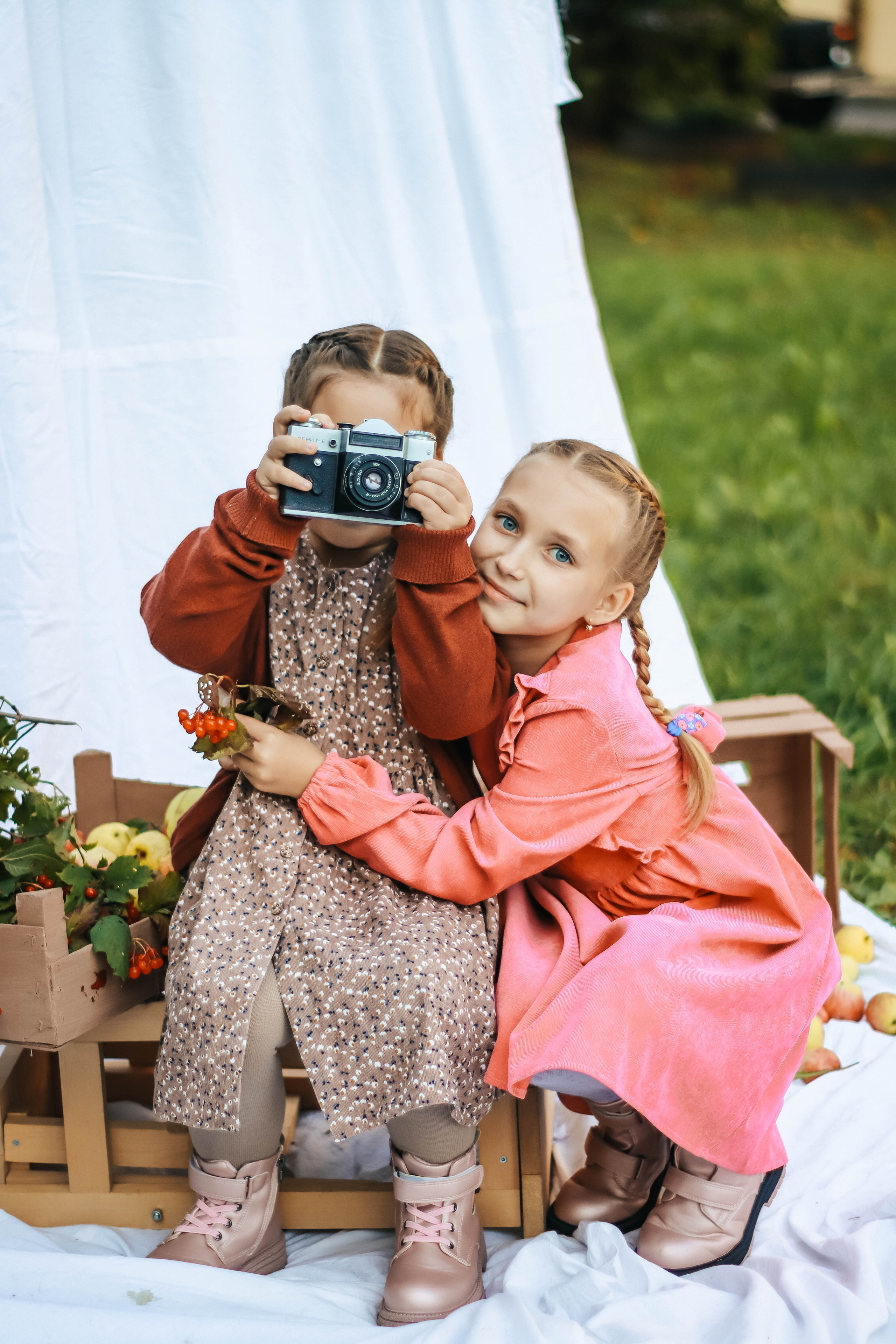 Эвелина и Алёна. Фотограф Дарья Маташкова