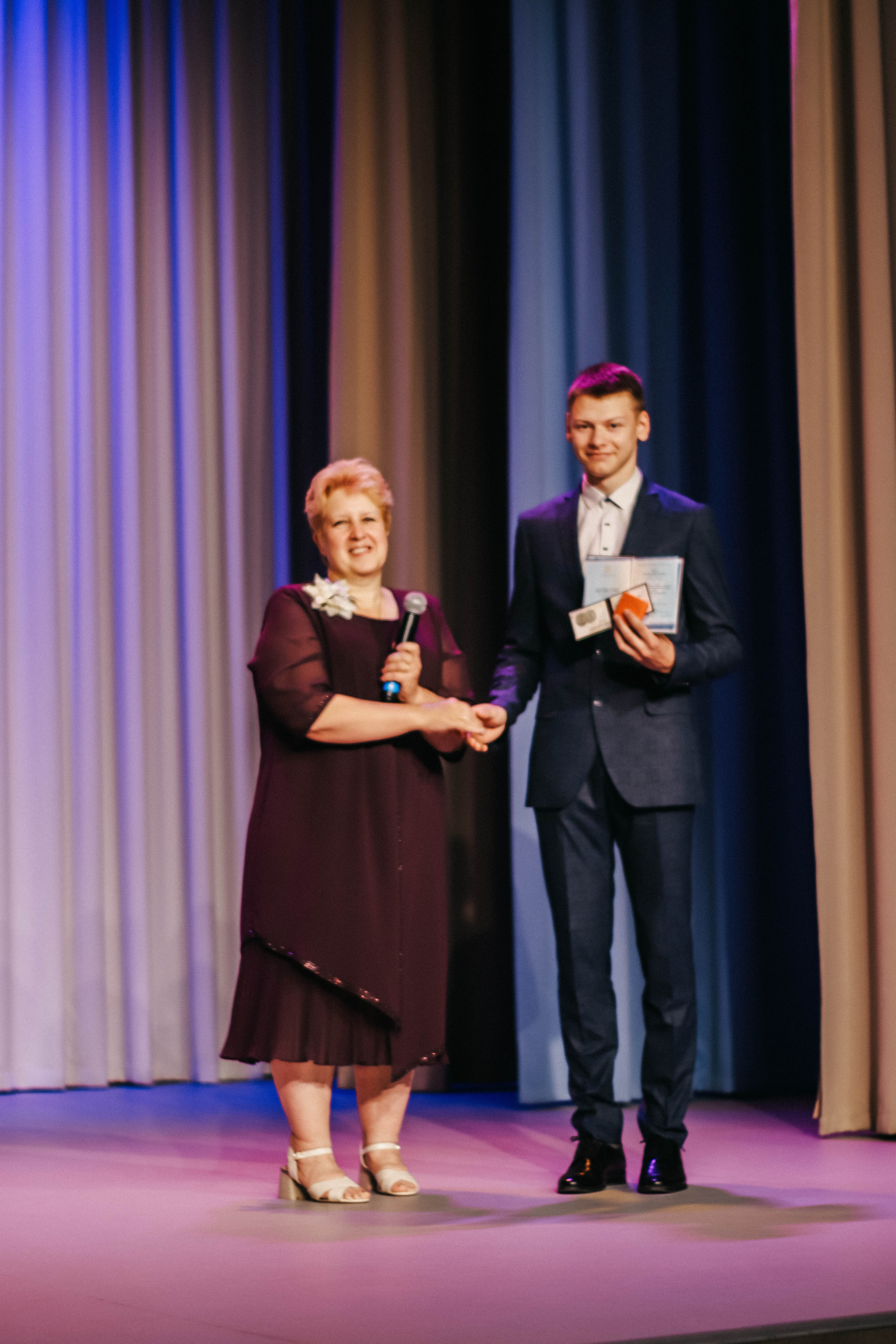 Выпускной 11 класс. Фотограф Дарья Маташкова