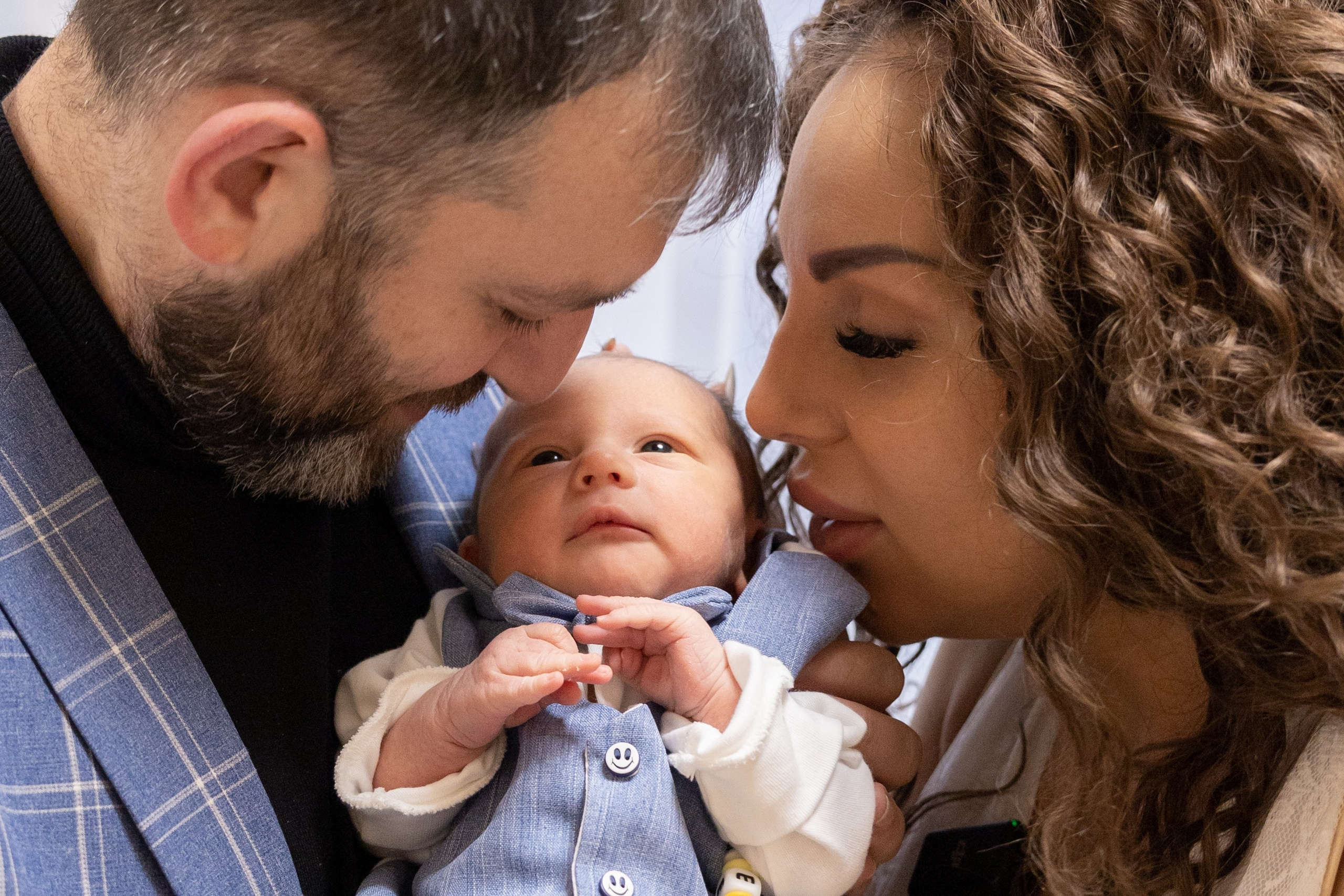 Фото выписки — заказать фотографа на выписку из роддома в Москве. Фотографы на роды в Москве. Фото и видео родов. Фотопроект «Продолжение рода»