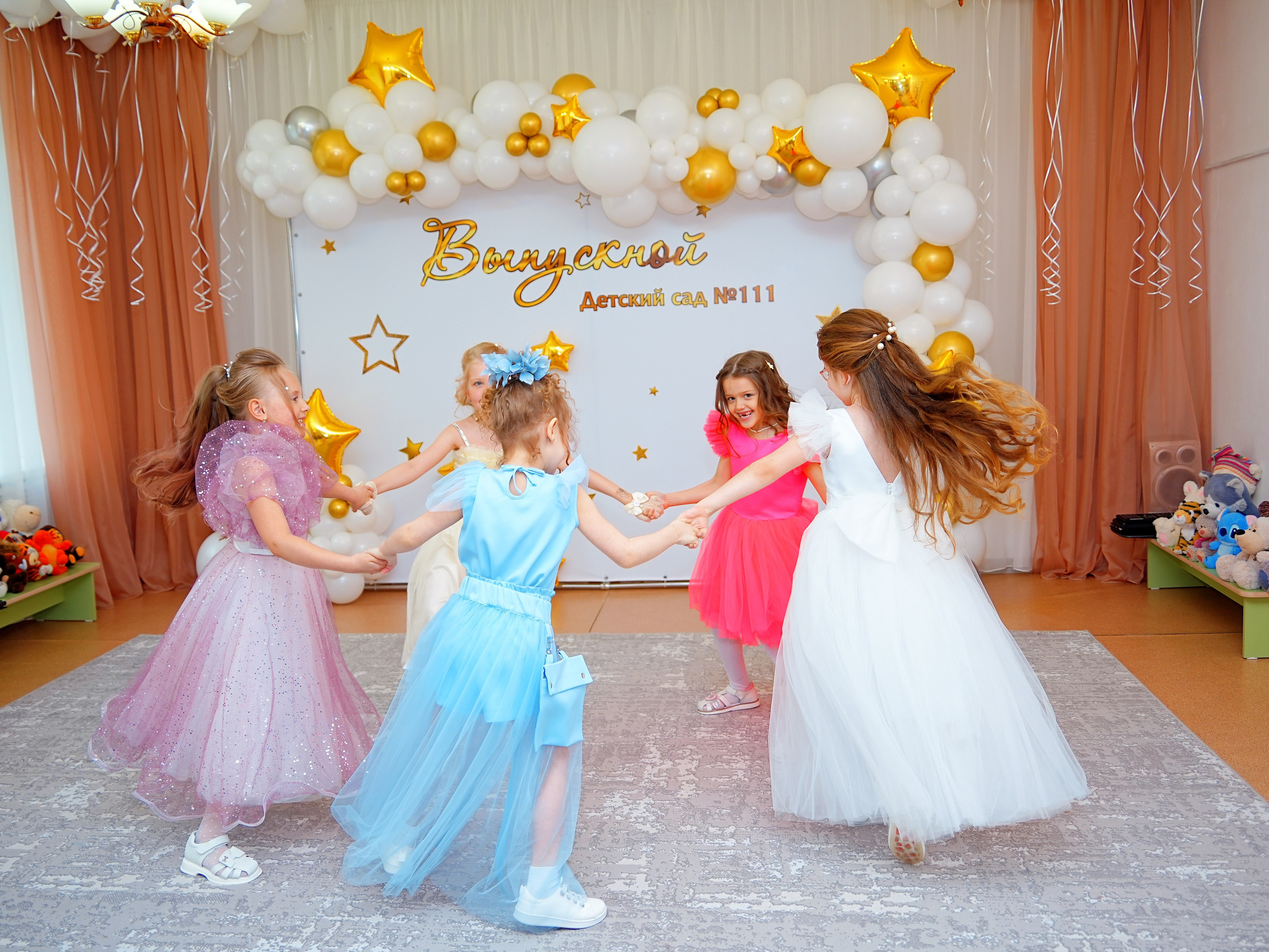 Фотосъемка видеосъёмка фотограф видеооператор новогодних утренников  в. Фотограф, видеооператор Нина Коршунова