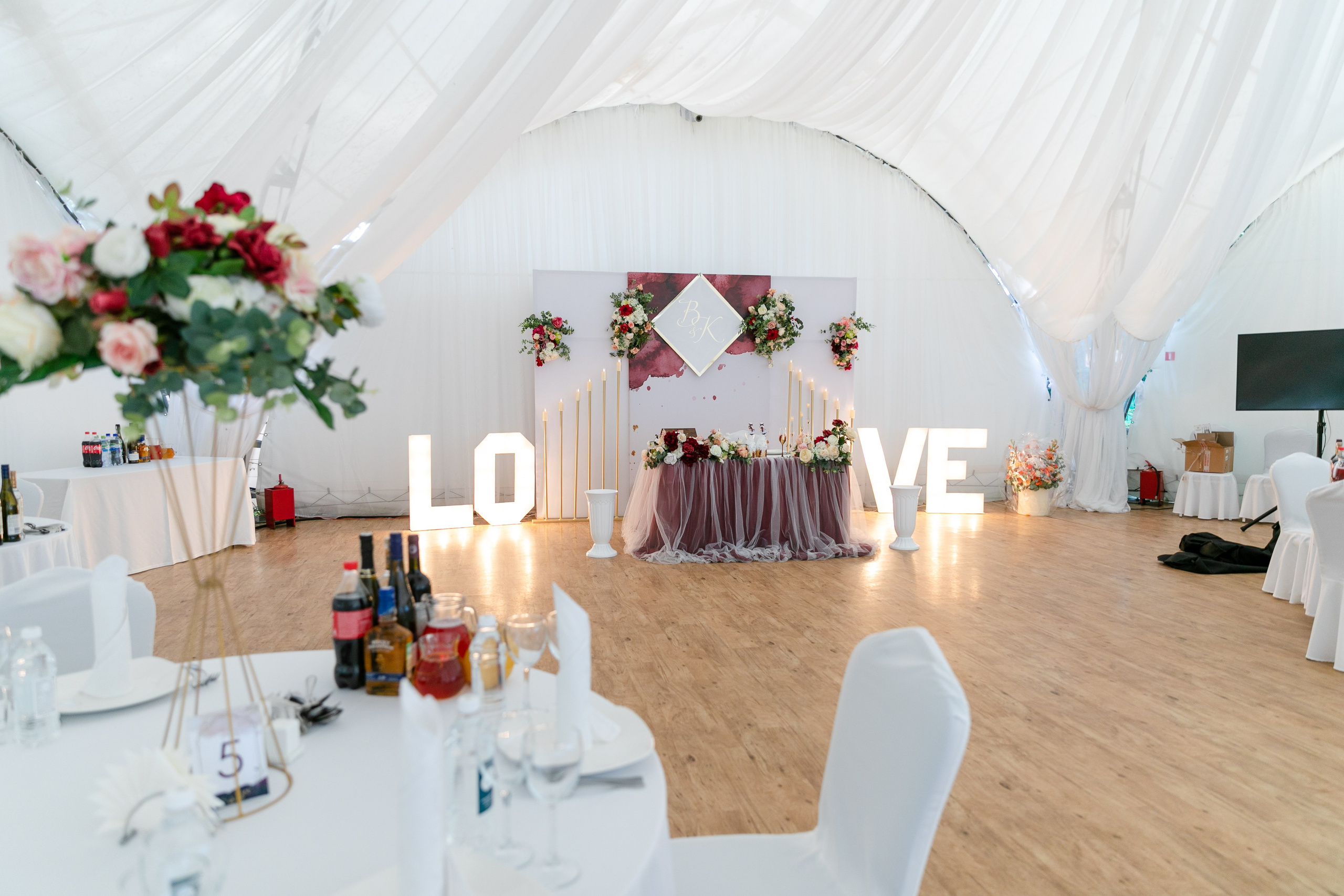 Виталий и Кристина. Фотограф FOTOBANKA