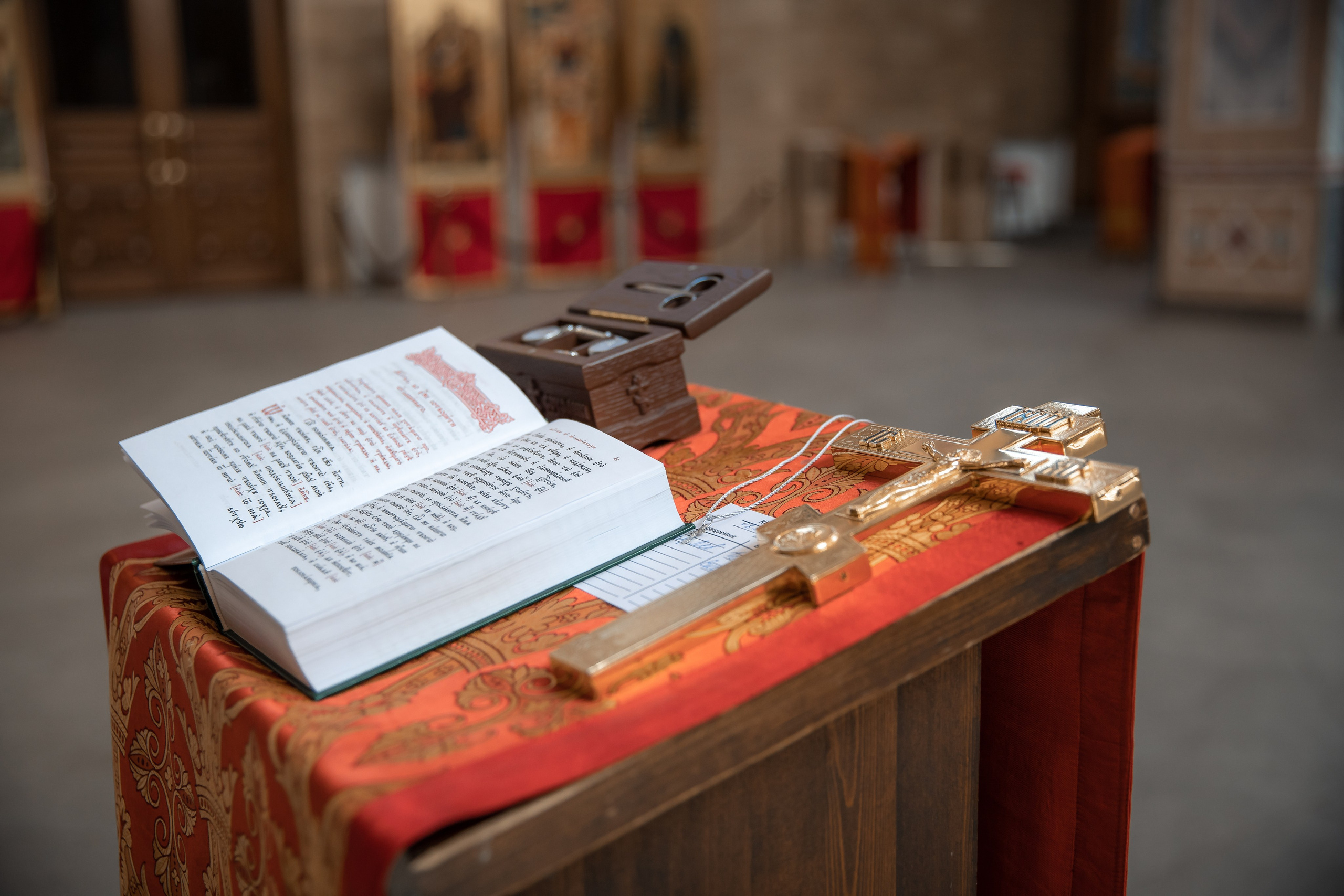 Таинство крещения. Фотограф FOTOBANKA