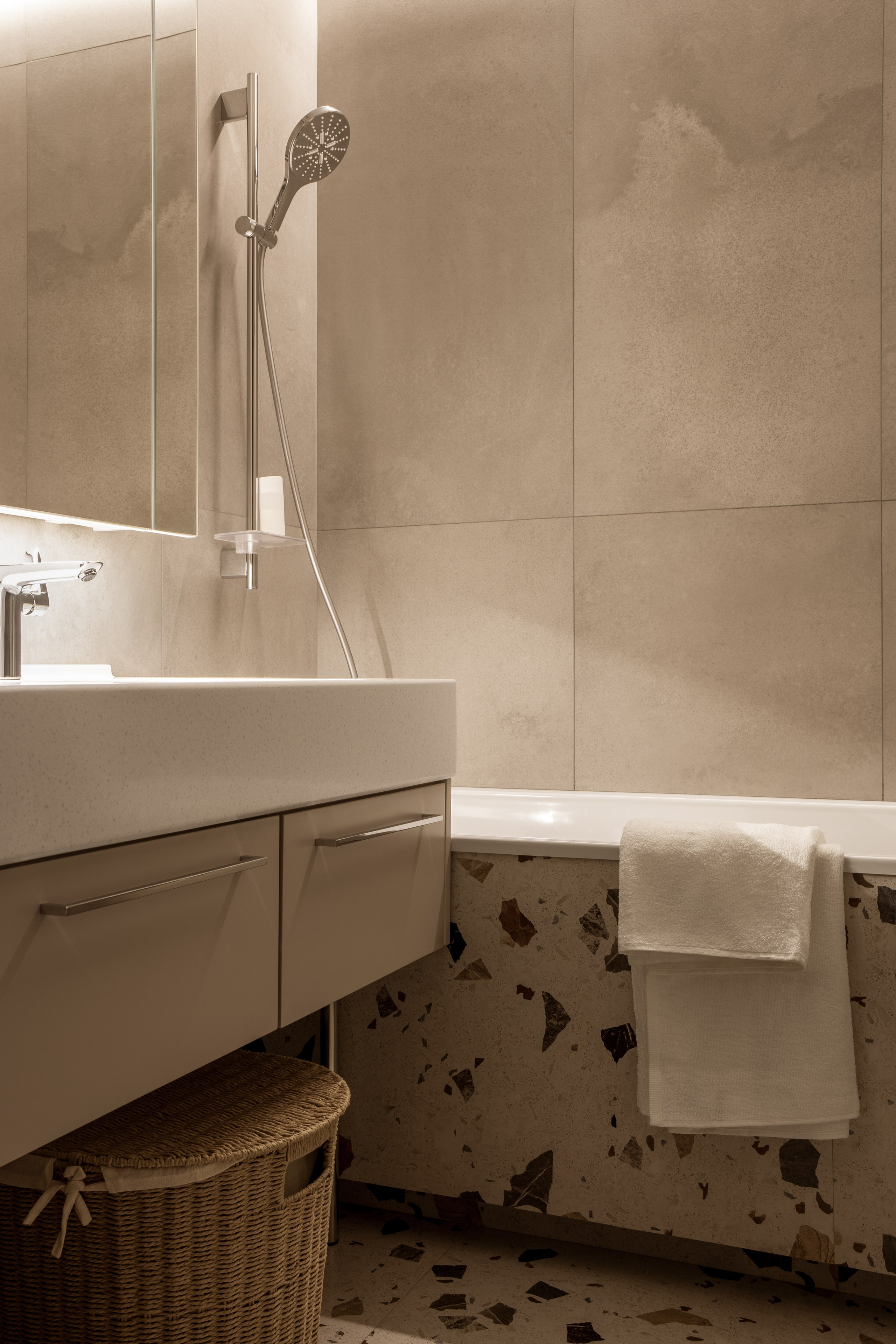 Ян Покотило — Арбат. Roman Yakunin — interior photographer in Almaty, Kazakhstan