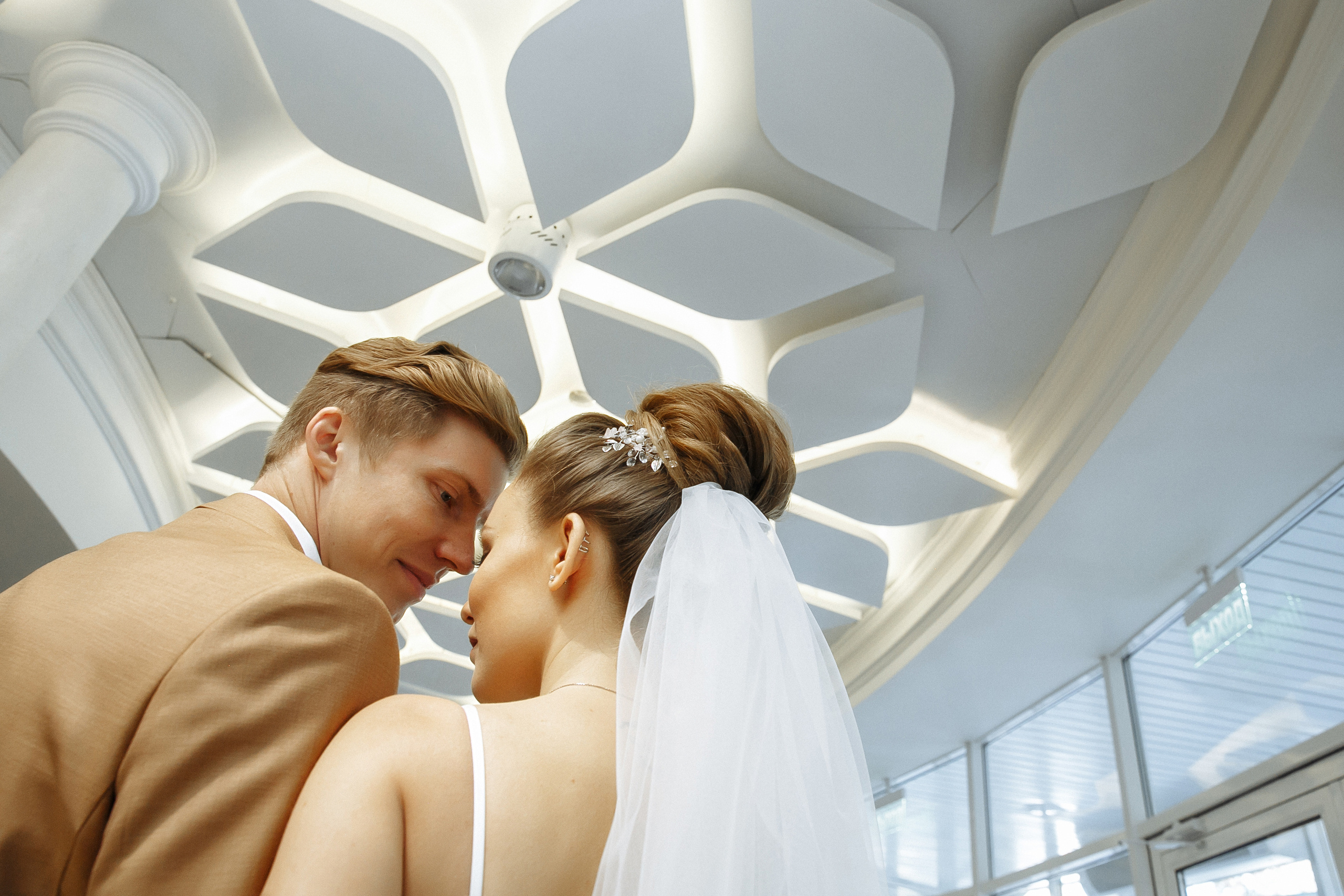 Свадебныя фотосессия в Secret garden,  свадебные фотографии возле опер. Фотограф Новосибирск Татьяна Богачек