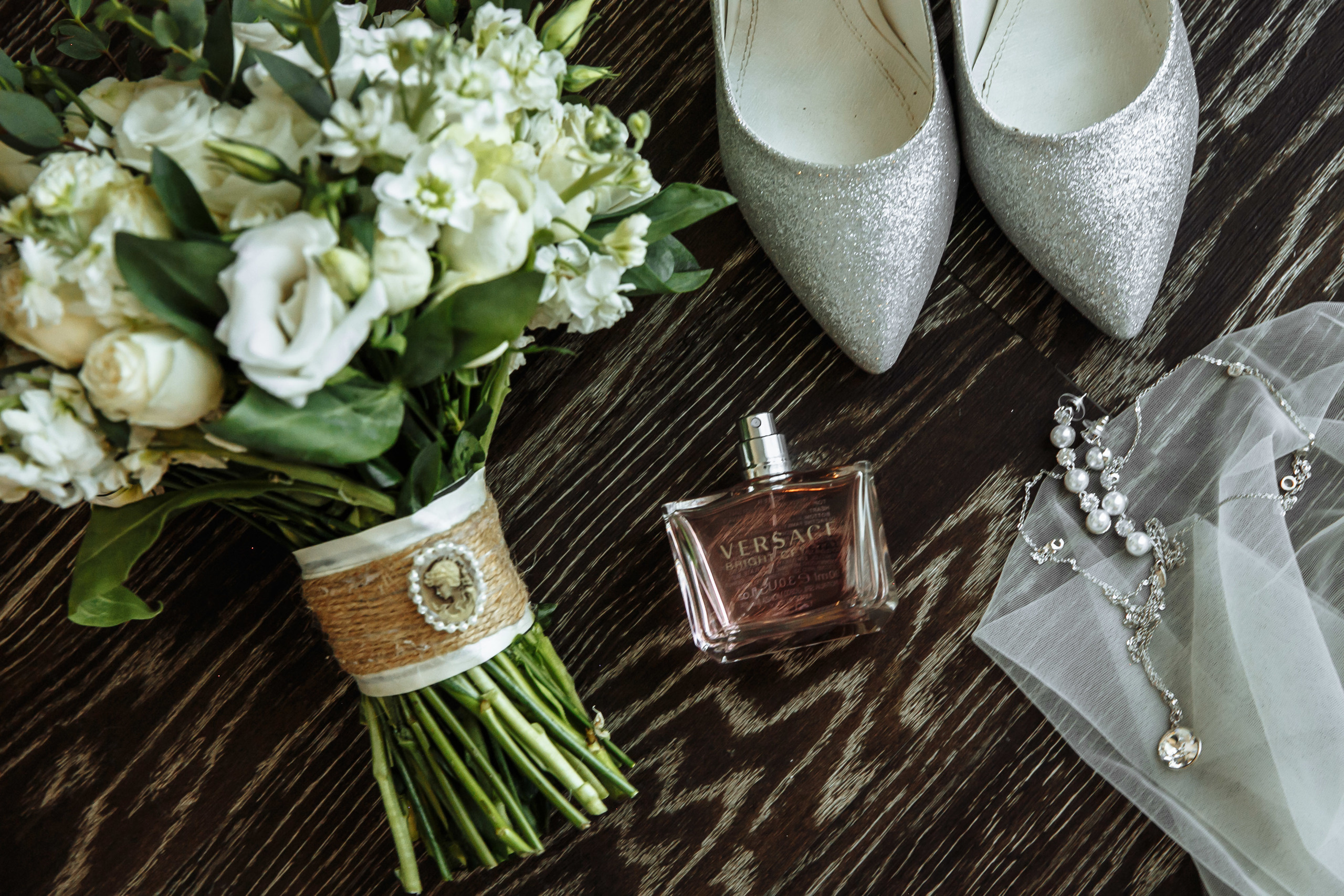 Свадебные фото в ЖК Жуковка, сборы невесты в ЖК Жуковка новосибирск. Фотограф Новосибирск Татьяна Богачек