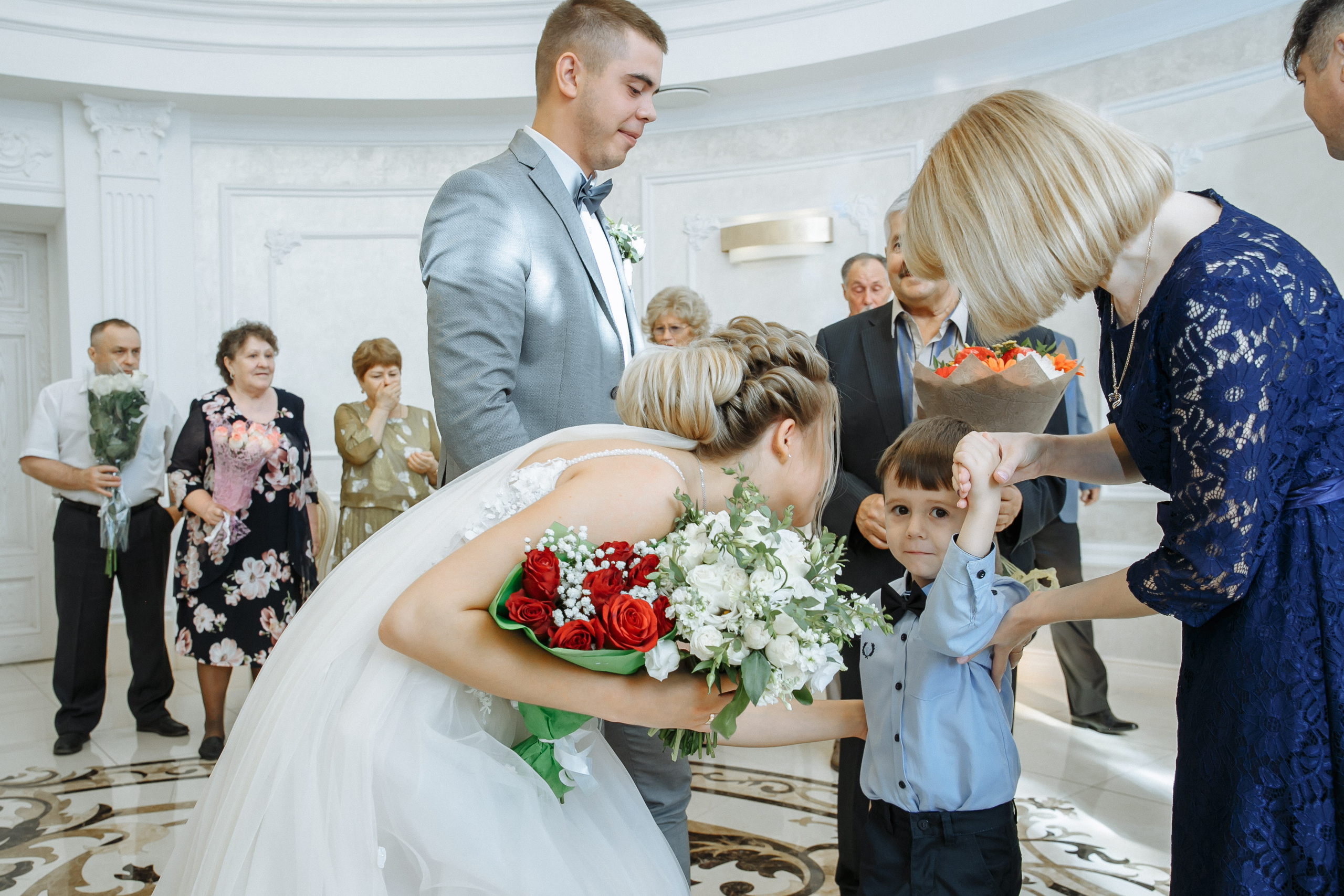 Свадебные фото в ЖК Жуковка, сборы невесты в ЖК Жуковка новосибирск. Фотограф Новосибирск Татьяна Богачек