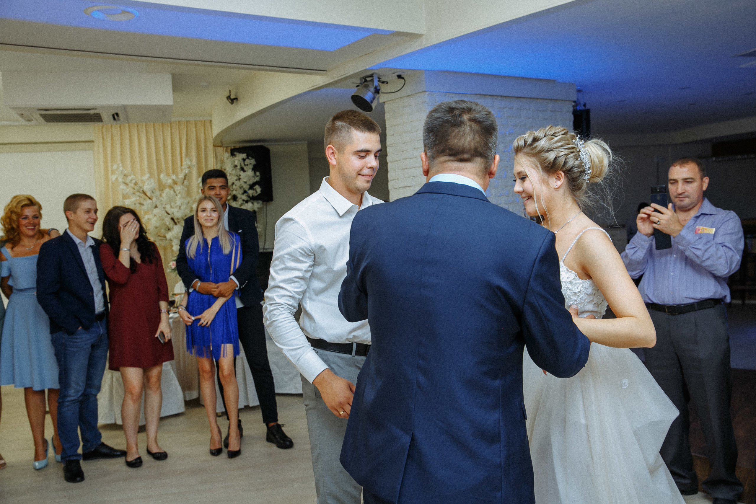 Свадебные фото в ЖК Жуковка, сборы невесты в ЖК Жуковка новосибирск. Фотограф Новосибирск Татьяна Богачек