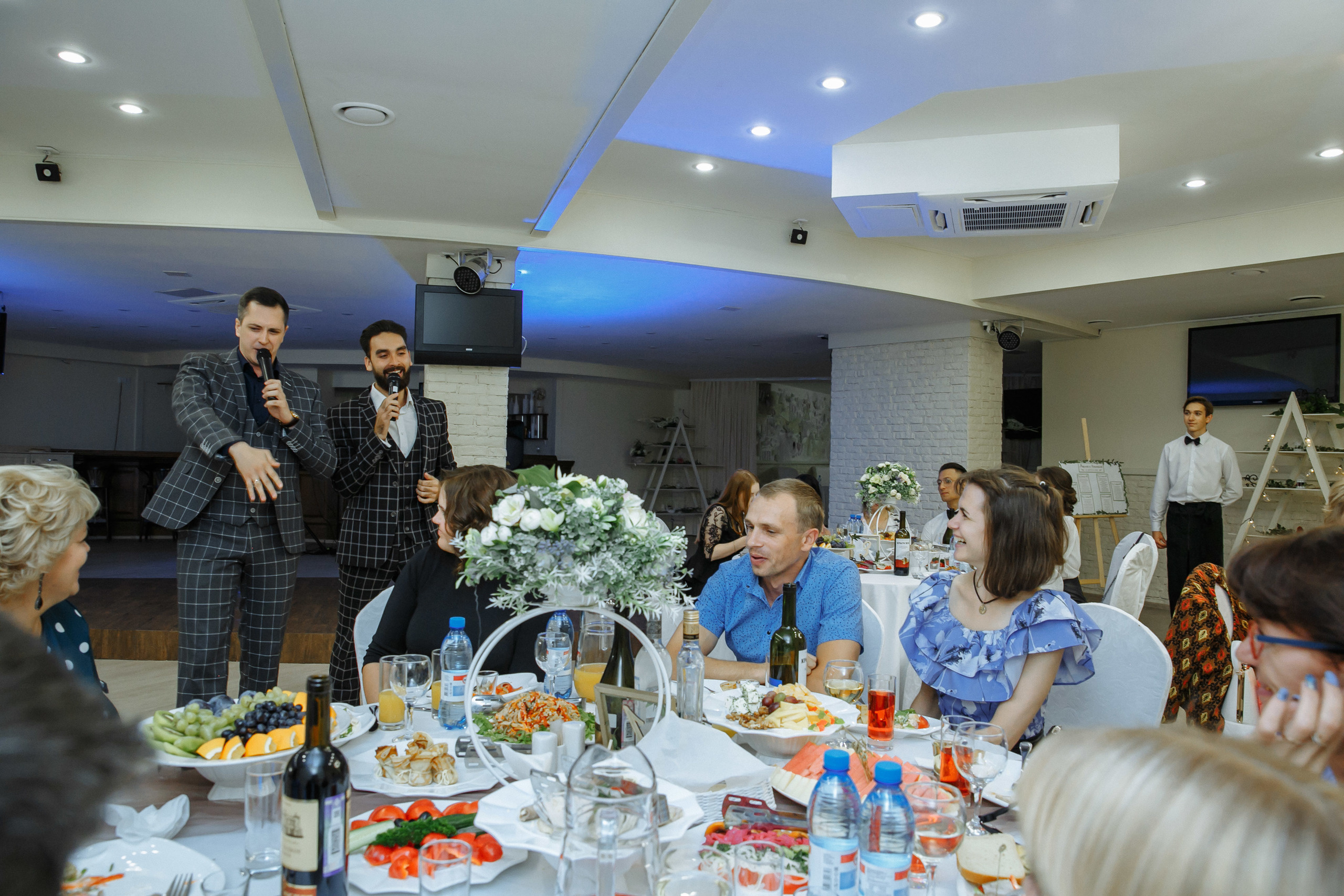 Свадебные фото в ЖК Жуковка, сборы невесты в ЖК Жуковка новосибирск. Фотограф Новосибирск Татьяна Богачек