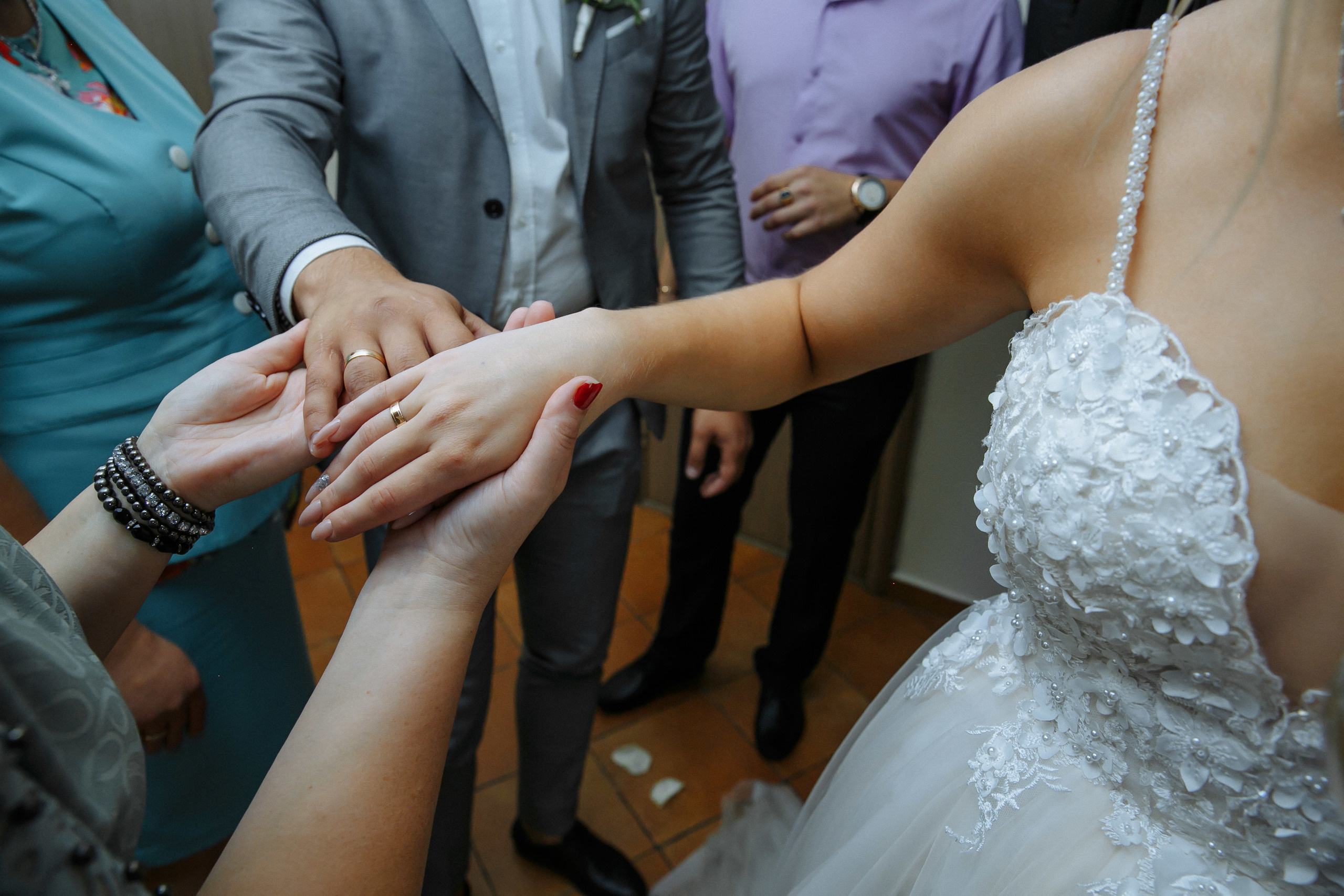 Свадебные фото в ЖК Жуковка, сборы невесты в ЖК Жуковка новосибирск. Фотограф Новосибирск Татьяна Богачек