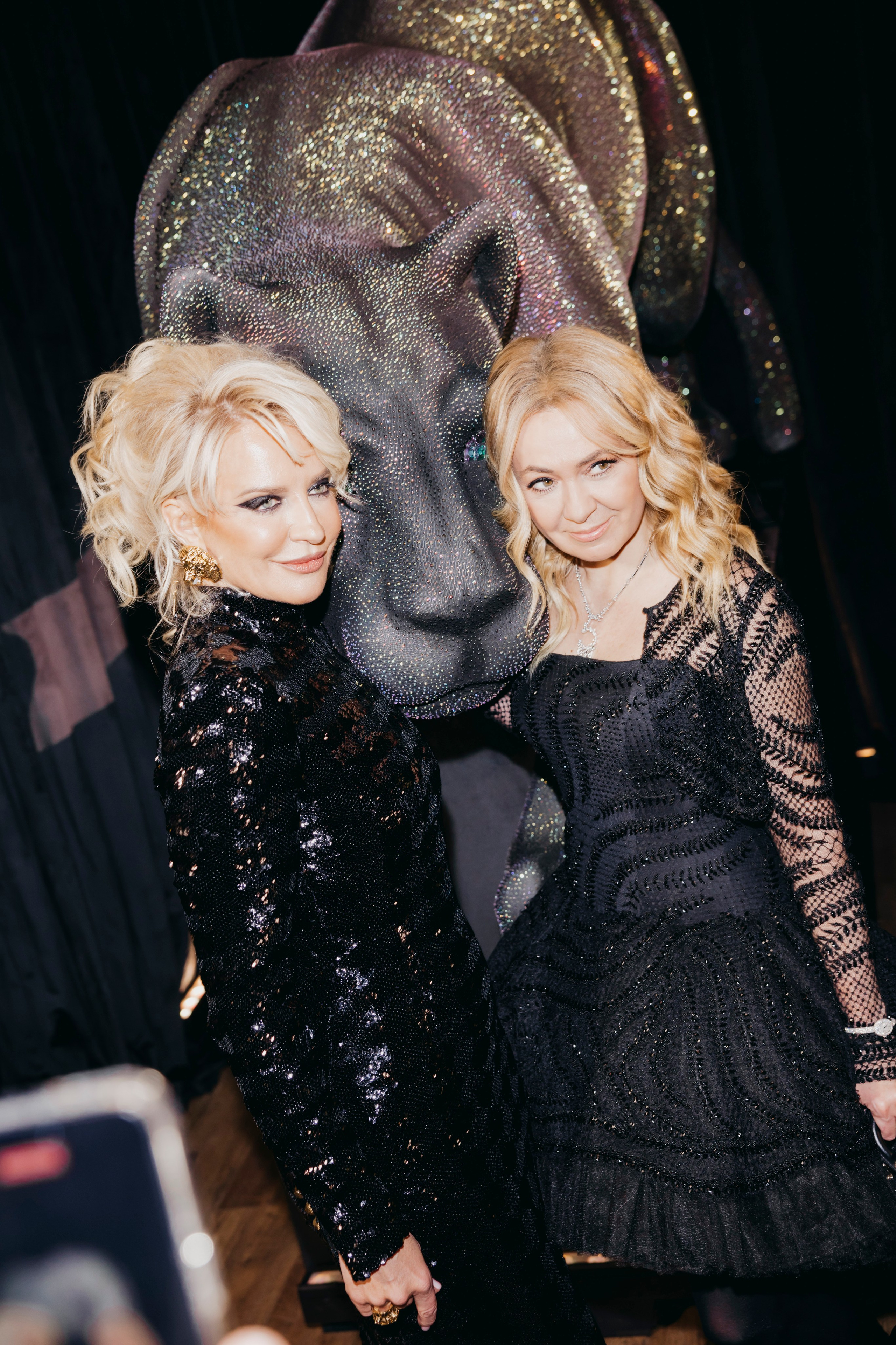 Виктория Шелягова и Яна Рудковская на Премьере клипа «Черная пантера» Филиппа Киркорова в кинотеатре «Художественный» в Москве