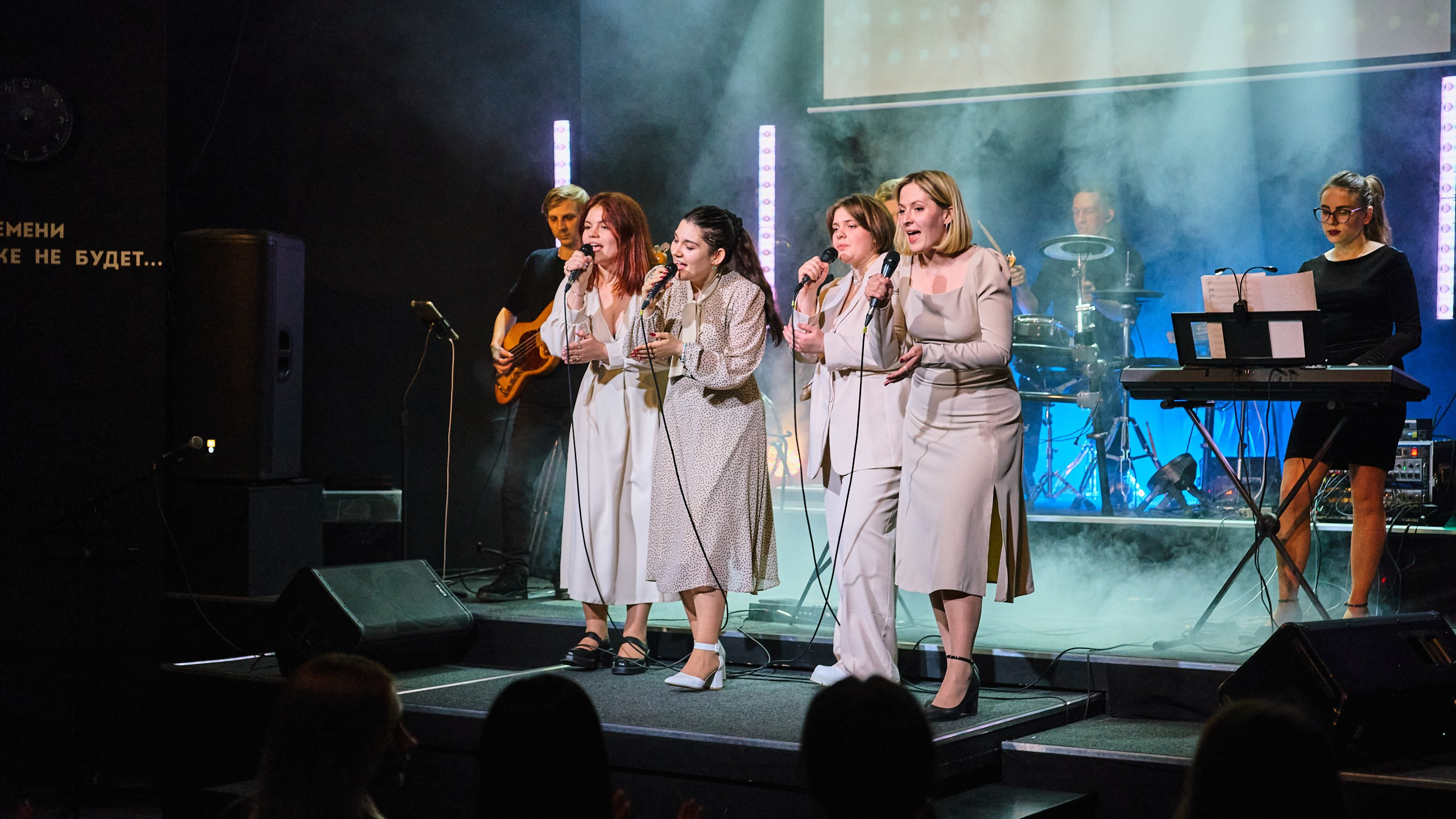 Фотограф концертов Москва. Контент-фотограф в Москве Тима Забабурин