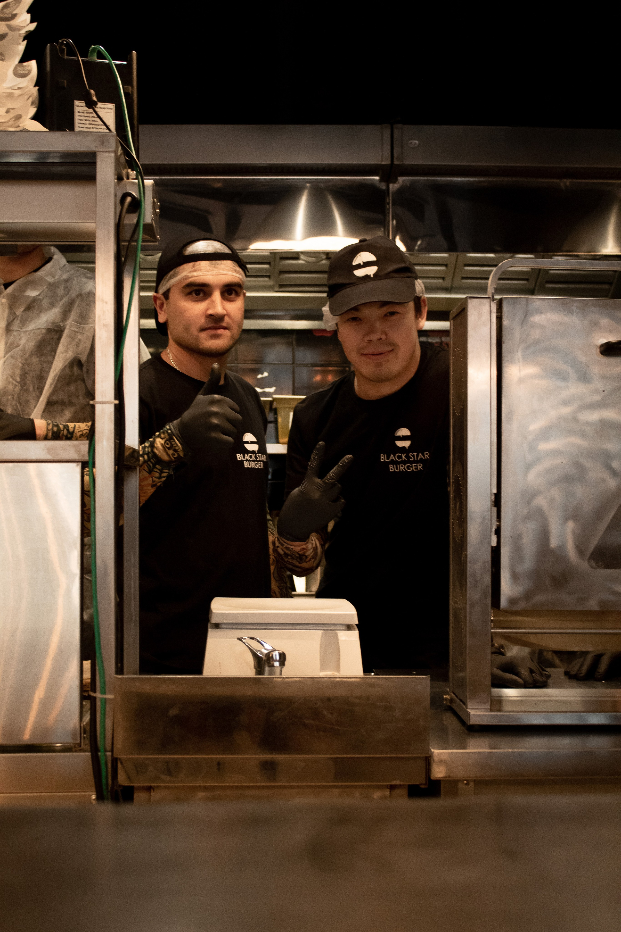 Баскетболисты в Блэкстарбургере. Репортажный Фотограф