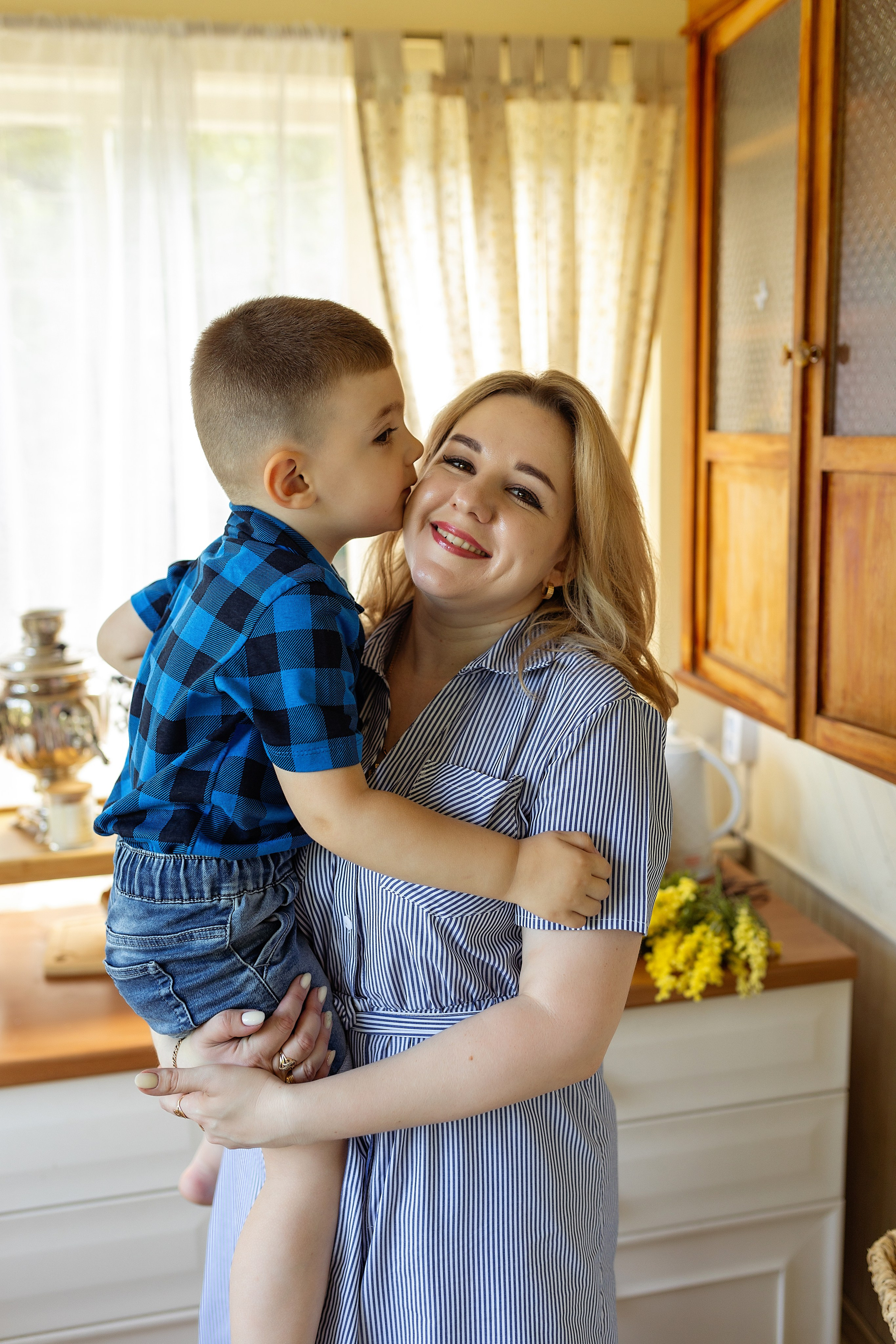 Семейная фотосессия на фотодаче в Купавне. Фотограф в Железнодорожном и Балашихе