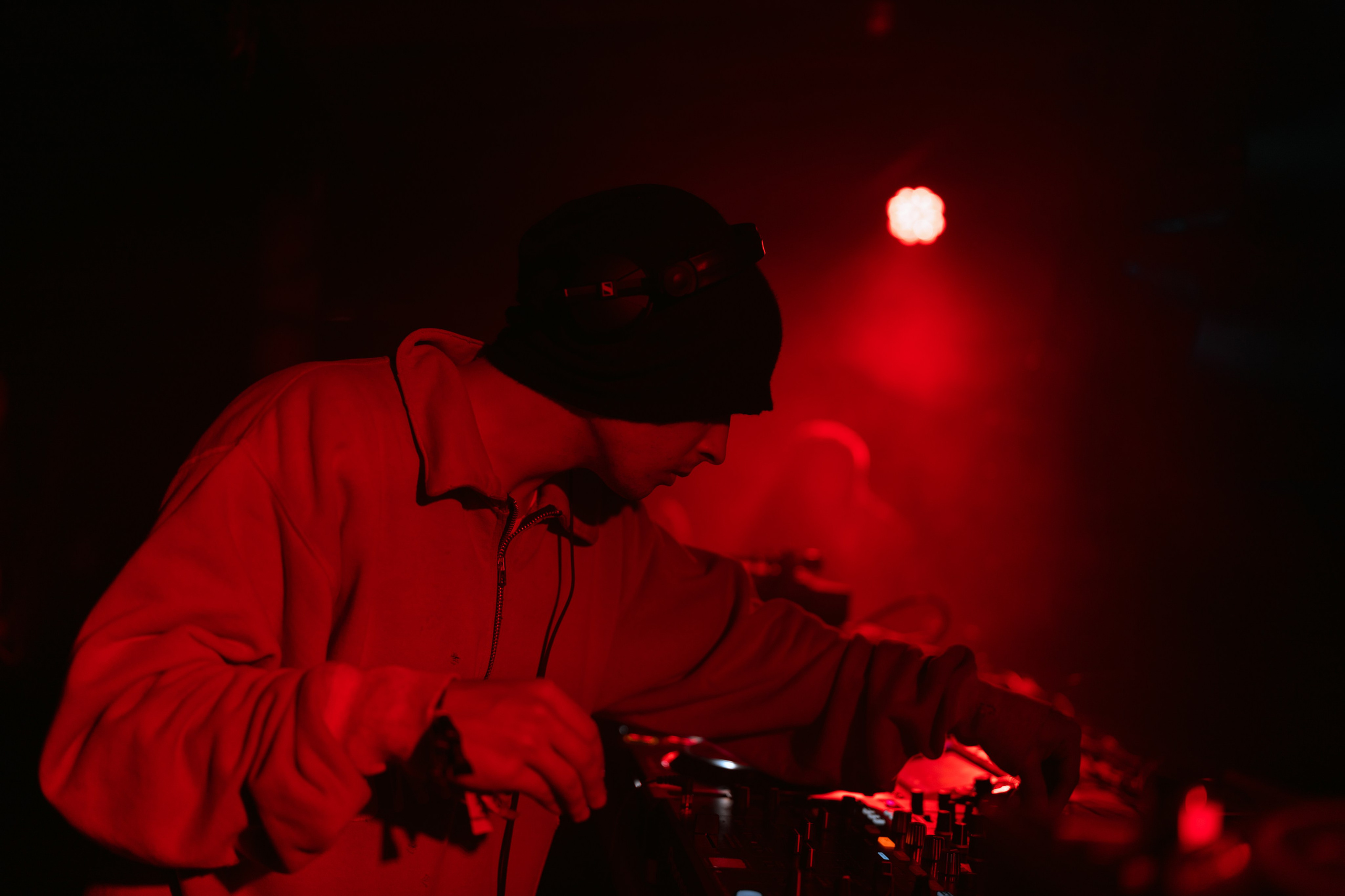 Signal 2024. @tomrus: Рустам Шагиморданов — фотограф