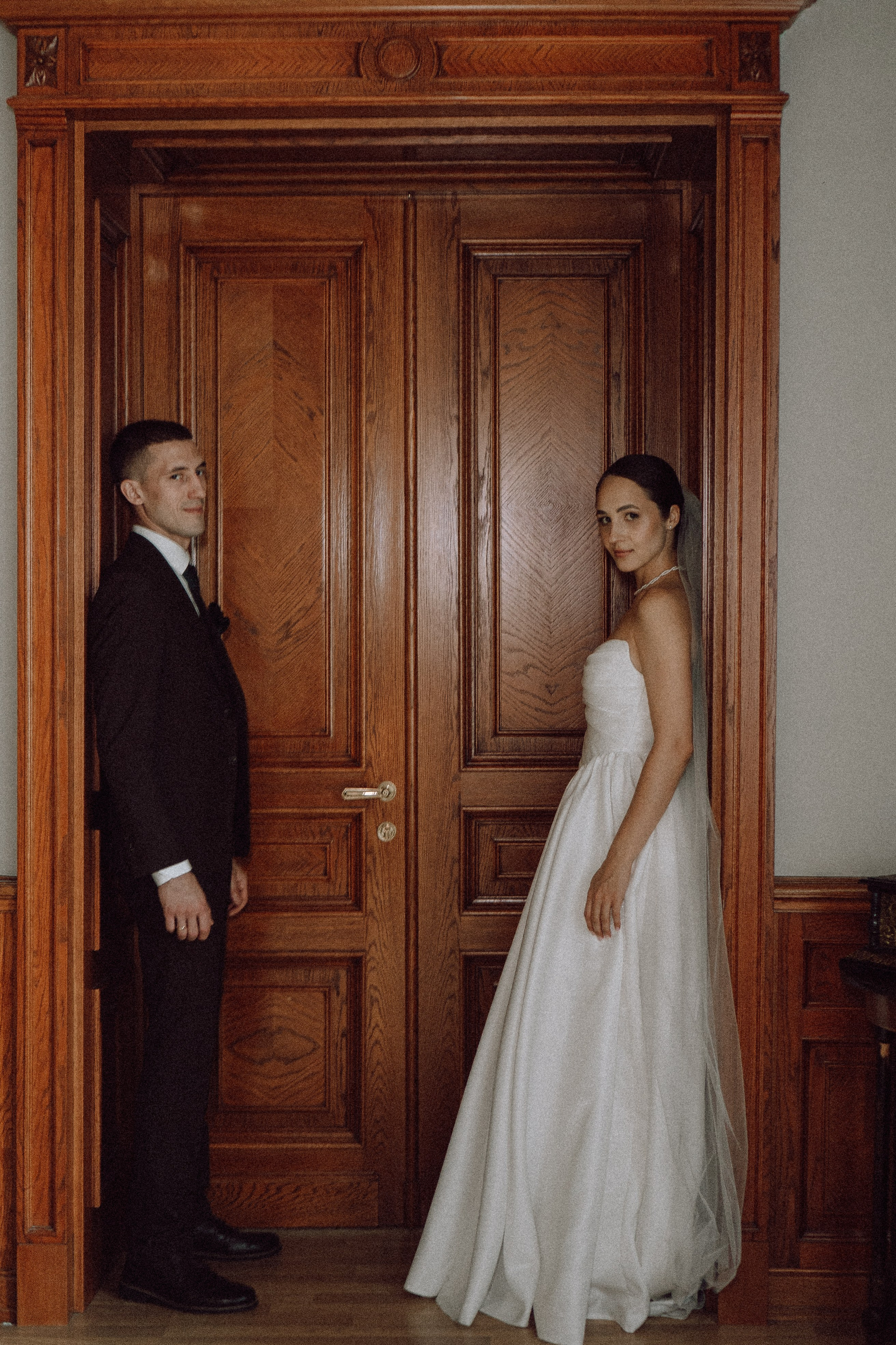 СВАДЕБНАЯ ПРОГУЛКА В САНТК-ПЕТЕРБУРГЕ (ИСАКИЕВСКИЙ СОБОР, ЗИМНЯЯ КАНАВКА, ЭРМИТАЖ И БОЛЬШАЯ МОРСКАЯ УЛИЦА). Профессиональный фотограф, Санкт-Петербург — Виктория Богомолова