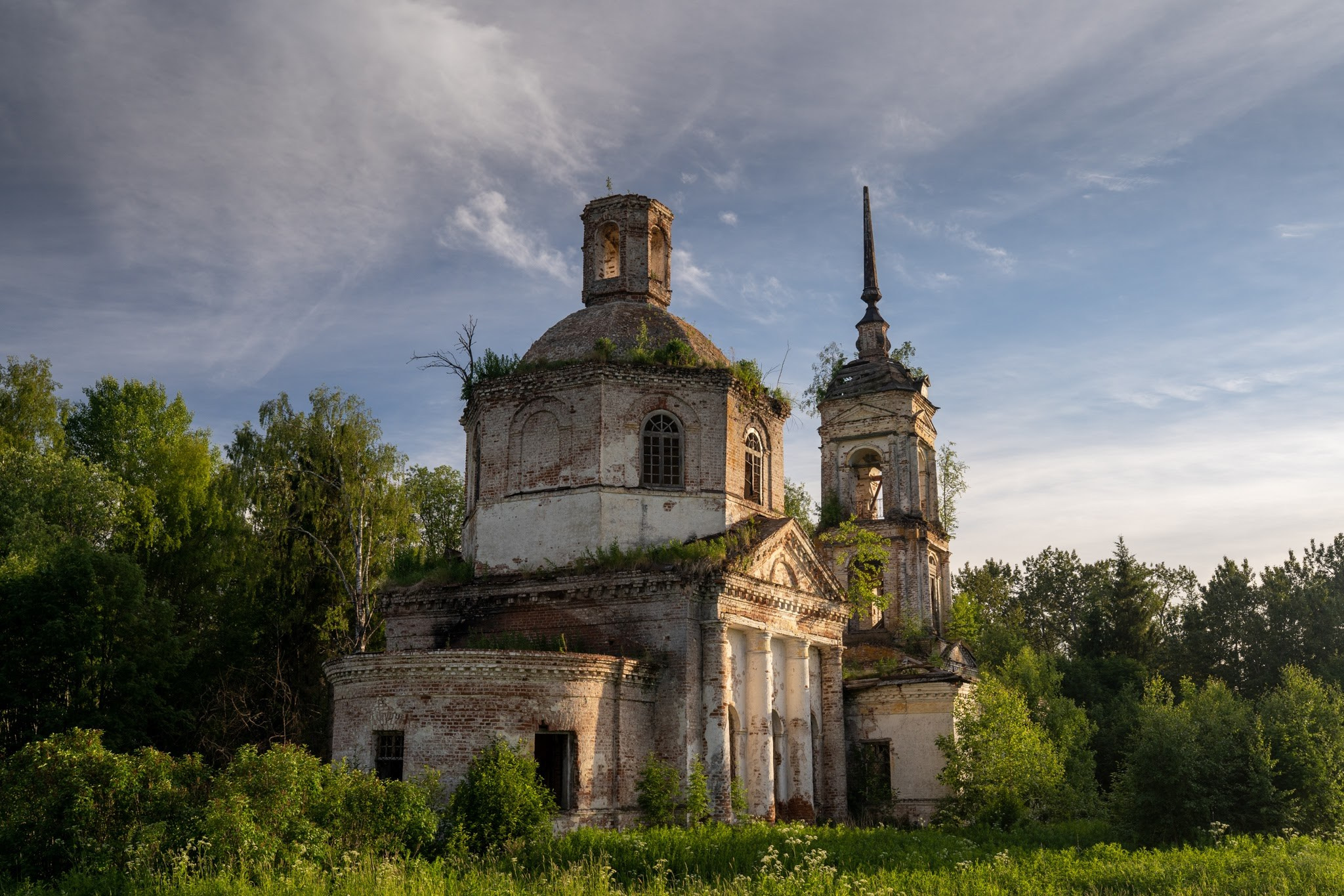 Кострома, Асташово, Восстановленный терем в псевдо- русском стиле. Фотограф Василий Буланов