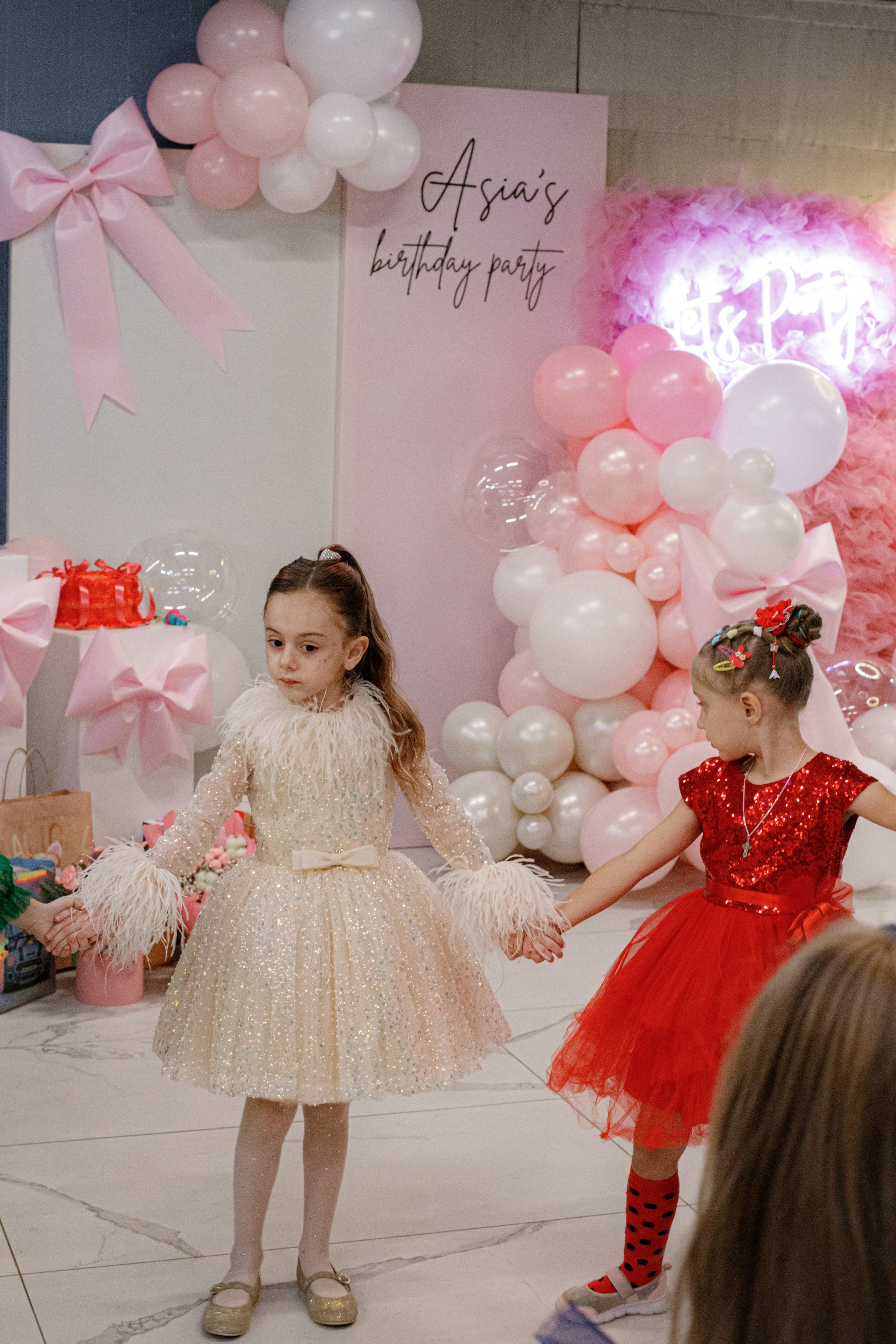 ASIA'S BIRTHDAY PARTY. Photokarish