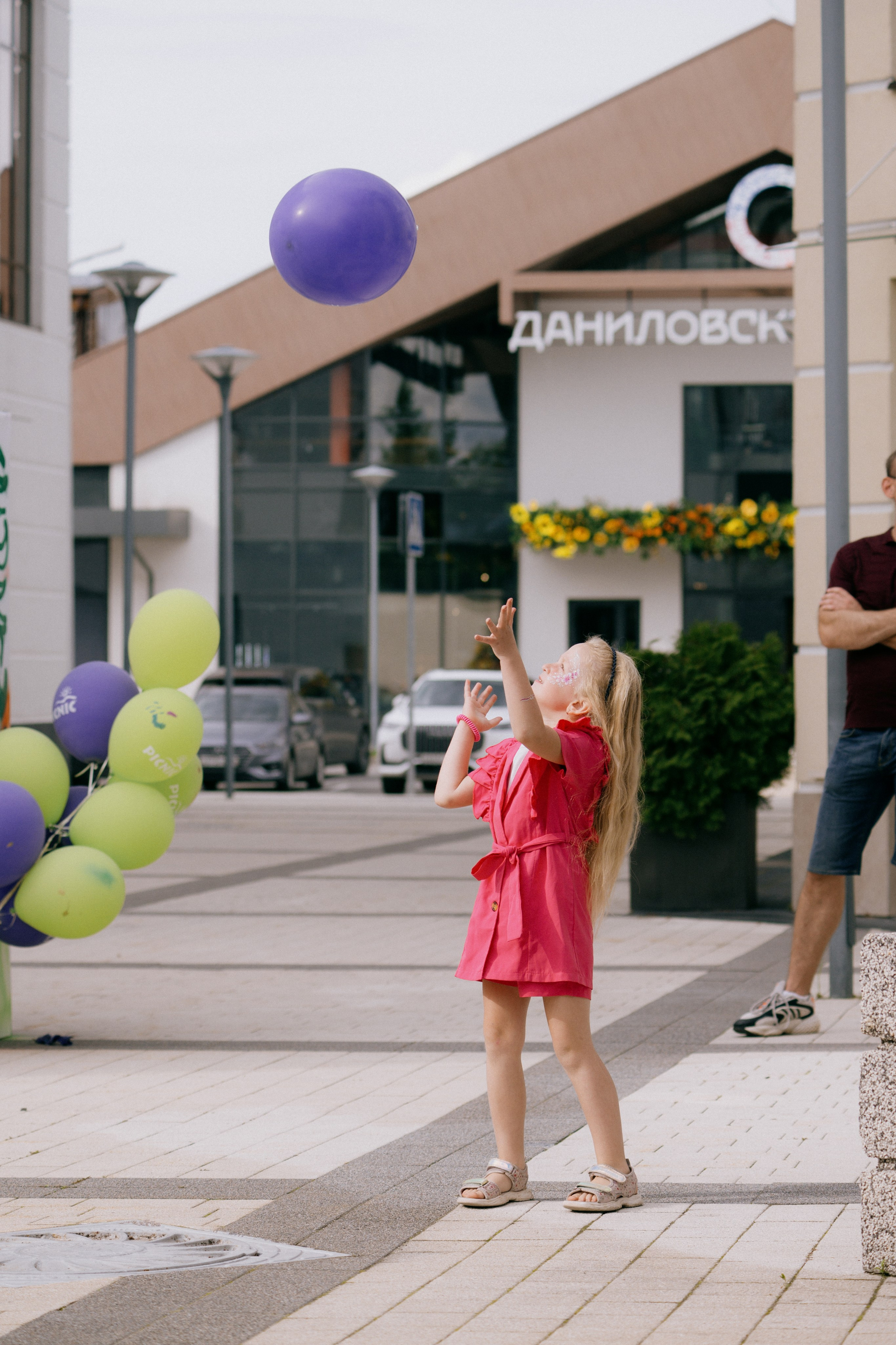 OK Mag SUMMER FEST 2025. Бэкстейдж и репортажный фотограф в Москве Артем Онацко