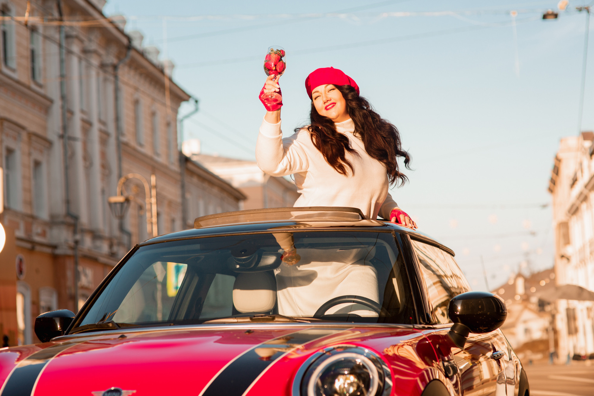 Sur le mini Cooper rouge. Фотограф Сочи, Сириус, Адлер, Красная поляна Суворов Анатолий