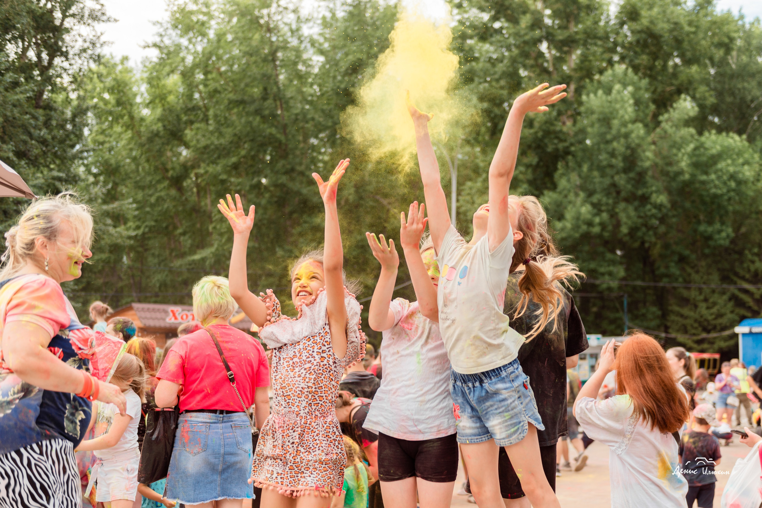 Краски Холи в Комсомольском Парке 2023. Детский фотограф, семейный фотограф и репортажи в Кемерово
