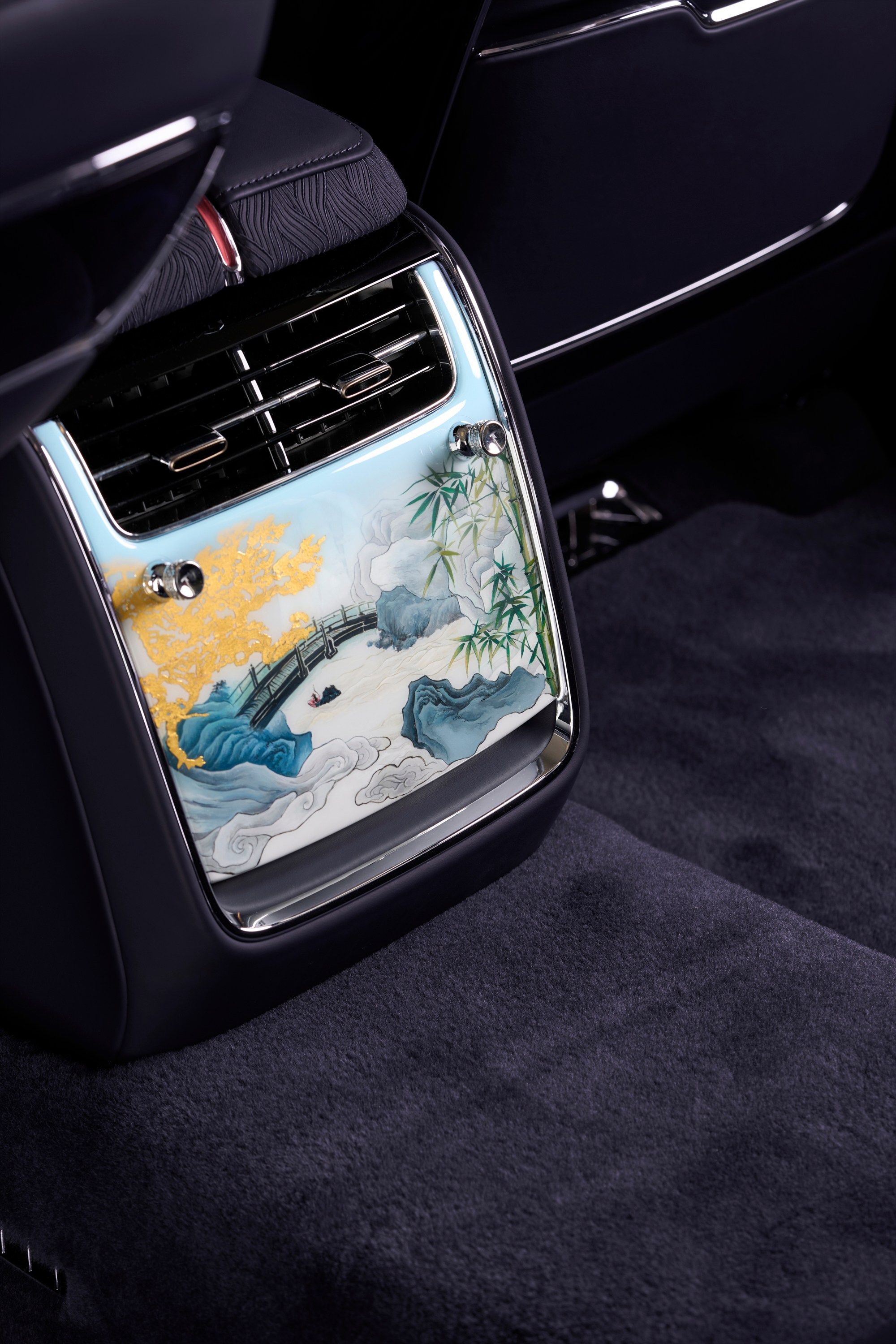 Hongqi Golden Sunflower. Creative photographer Denis Klero