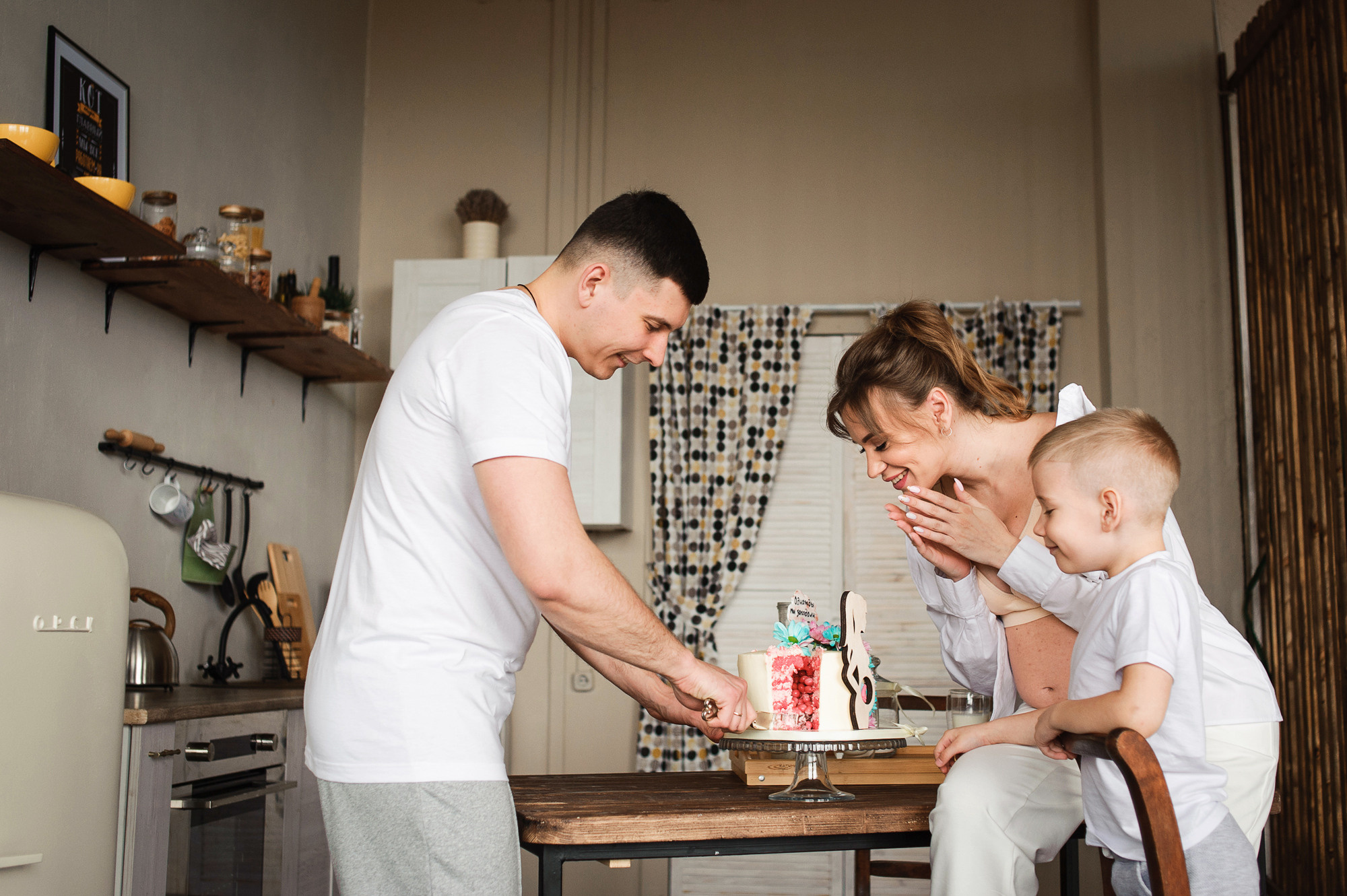 Света, Костя и Рома в ожидании малышки. Семейный и женский фотограф Красноярск Екатерина Пусенкова