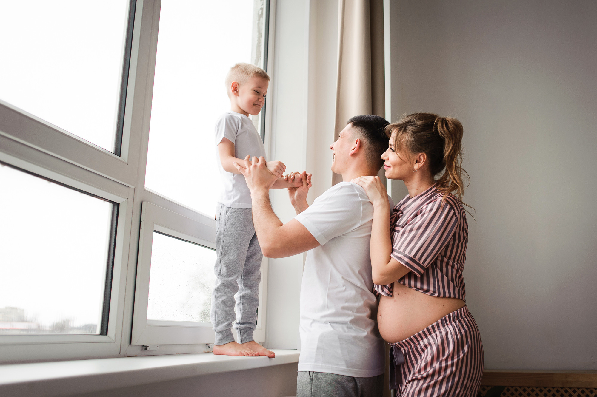 Света, Костя и Рома в ожидании малышки. Семейный и женский фотограф Красноярск Екатерина Пусенкова