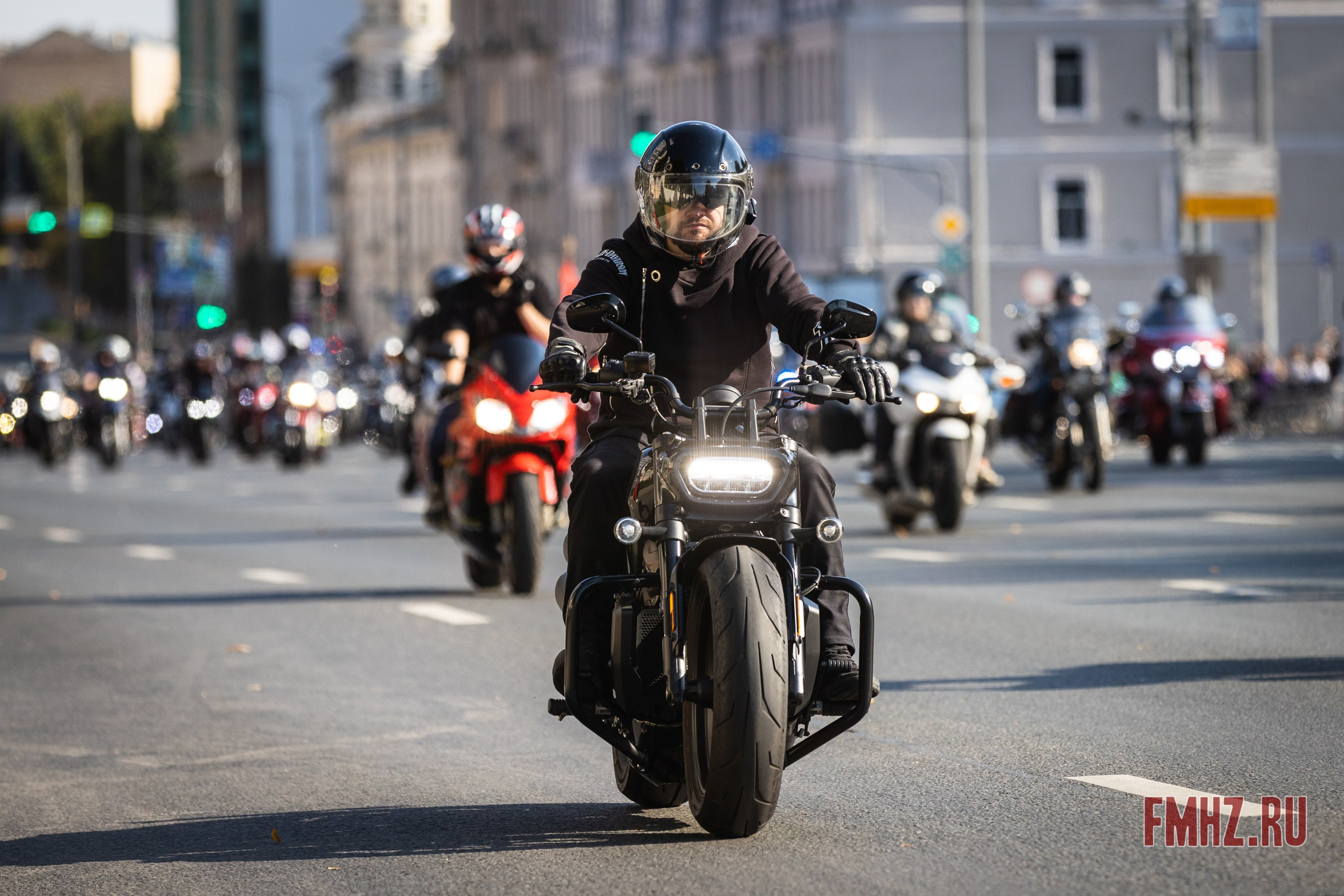 Закрытие Мотосезона 2023 на проспекте Академика Сахарова. Фотограф Владимир Охрименко