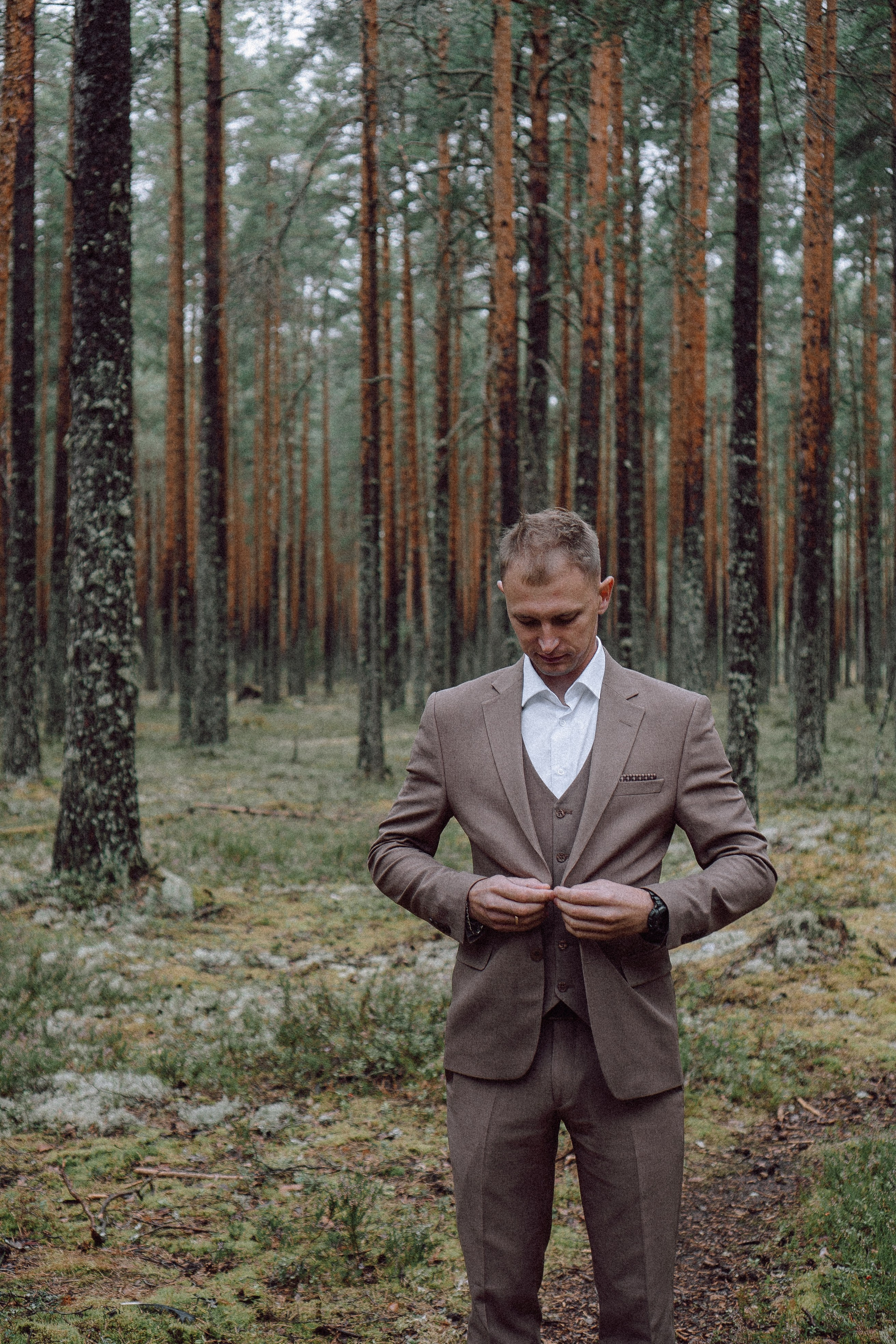СВАДЕБНАЯ ФОТОСЕССИИЯ ПАРЫ В ГОРОДЕ ПРИОЗЕРСК В СОСНОВОМ ЛЕСУ И С ПИКАПОМ. Профессиональный фотограф, Санкт-Петербург — Виктория Богомолова
