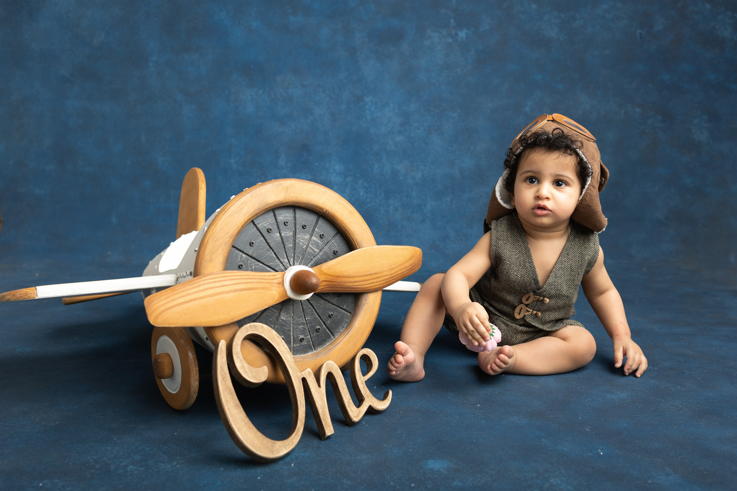 От 9 месяцев  - Фотограф новорожденных: магия детства в каждом снимке. Фотограф новорожденных: волшебные моменты первых дней жизни