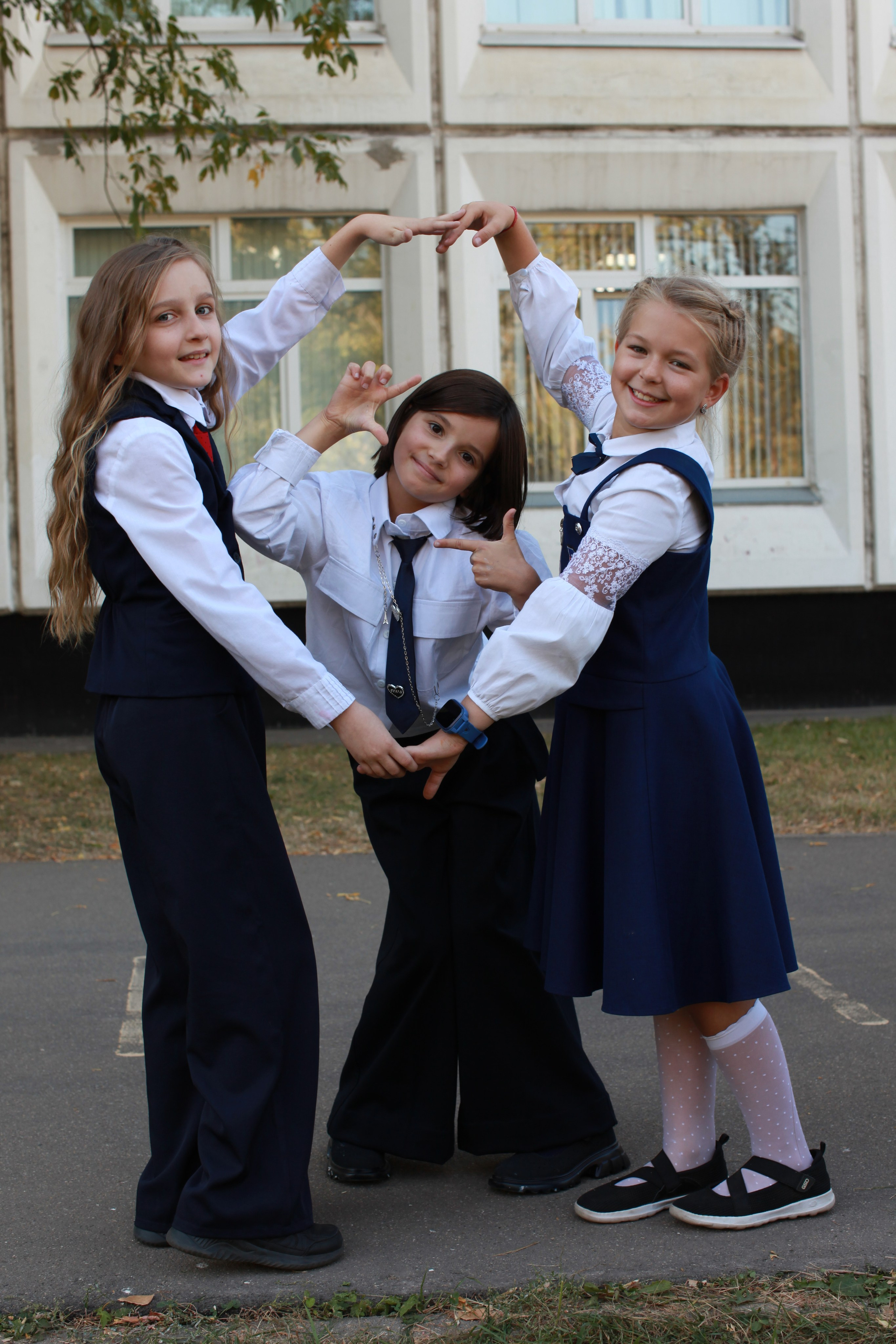 Осенняя фотосессия у школы. Выпускные альбомы Москва СВАО