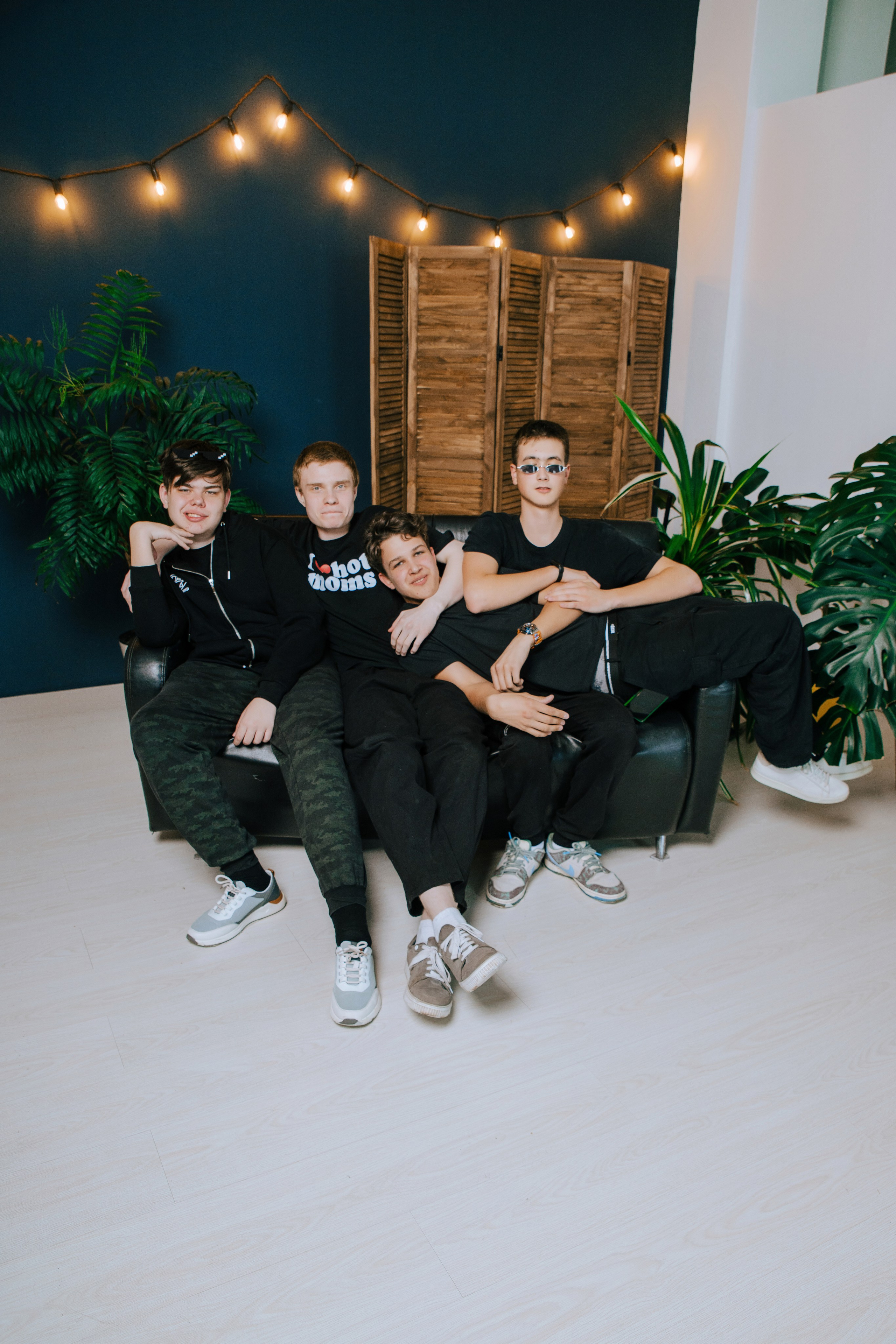 Гимназия им. Сайбеля — Выпуск 2024, 9 класс. Фотограф Ярмишко Дарья. Выпускные фотокниги