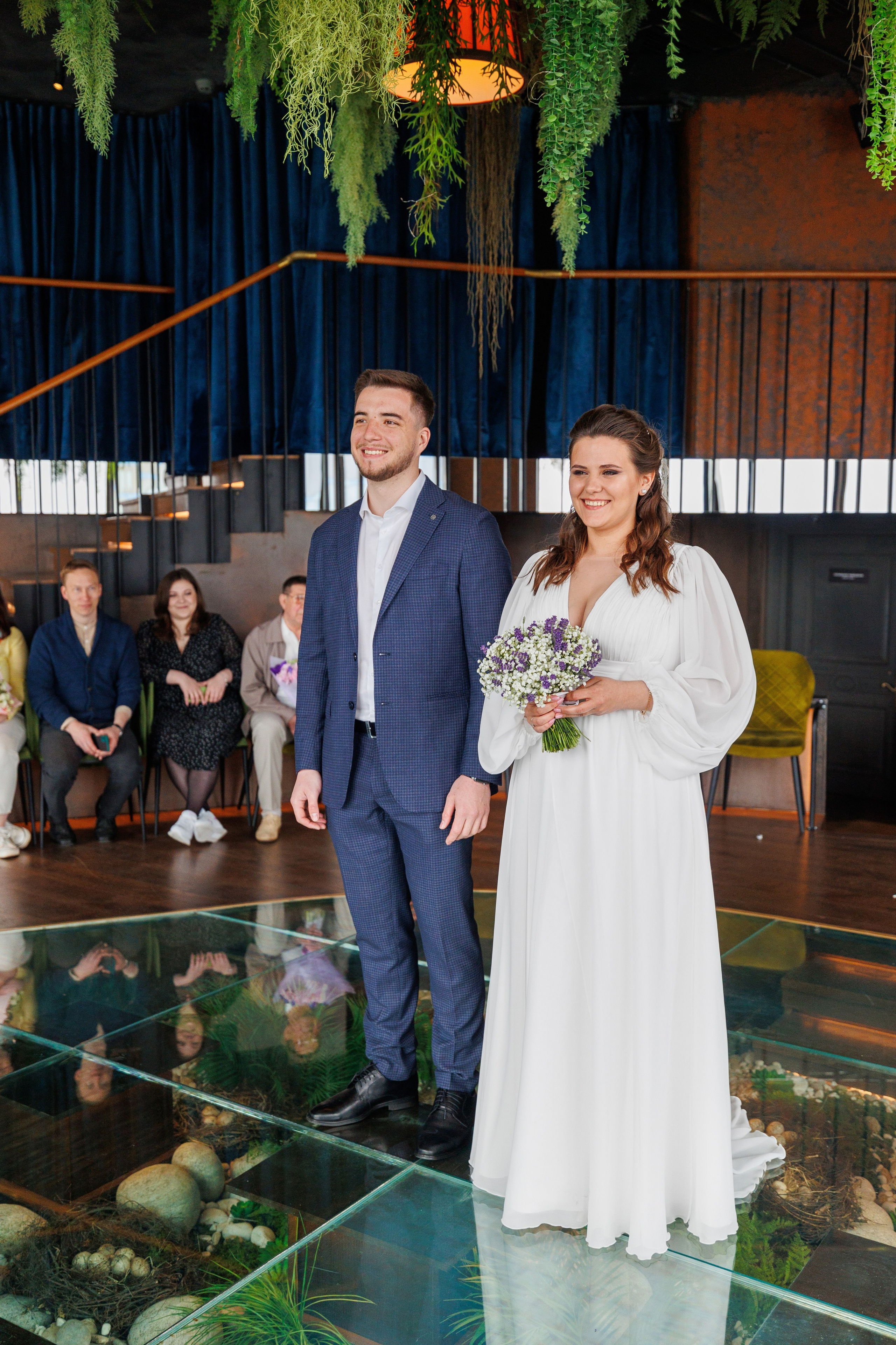 Фотограф на регистрацию в ЗАГС Москва Сити Birds Башня ОКО. Примеры фото, отзывы молодоженов и заявка на регистрацию через официальный сайт.