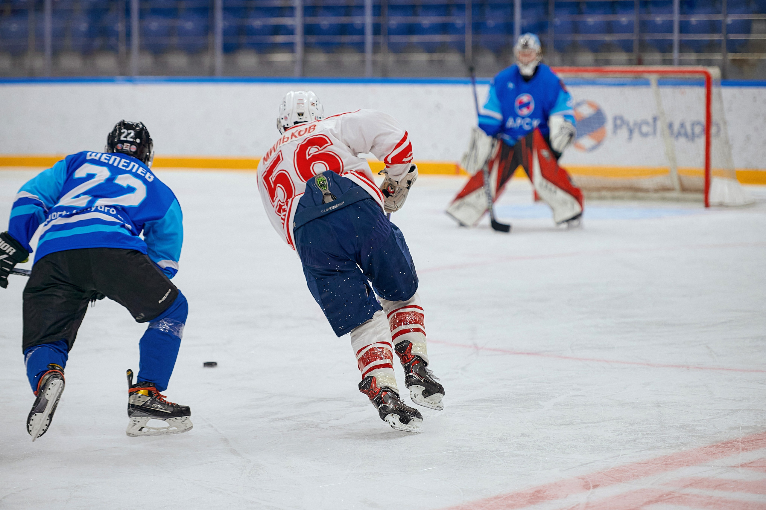 Портфолио репортажной фотосъёмки: Кристалл арена — Хоккей — РусГидро. Фотограф Яковлев Роман — Красноярск