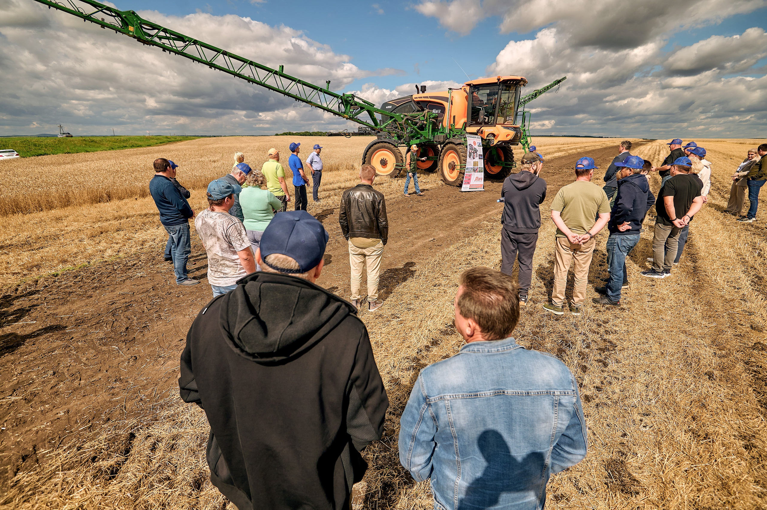 Портфолио репортажной фотосъёмки: сельхозтехника "Галактика". Фотограф Яковлев Роман — Красноярск