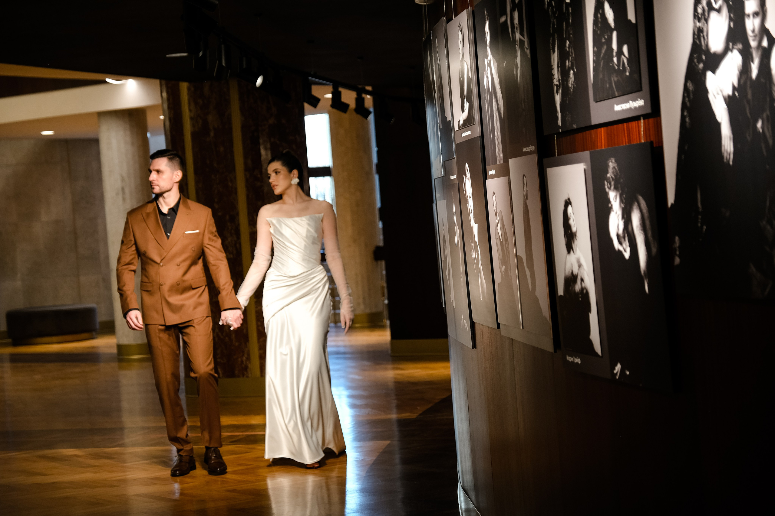 Свадебная фотосессия в театре драмы имени Наума Орлова. Свадебный фотограф в Челябинске Сырчикова Наталья