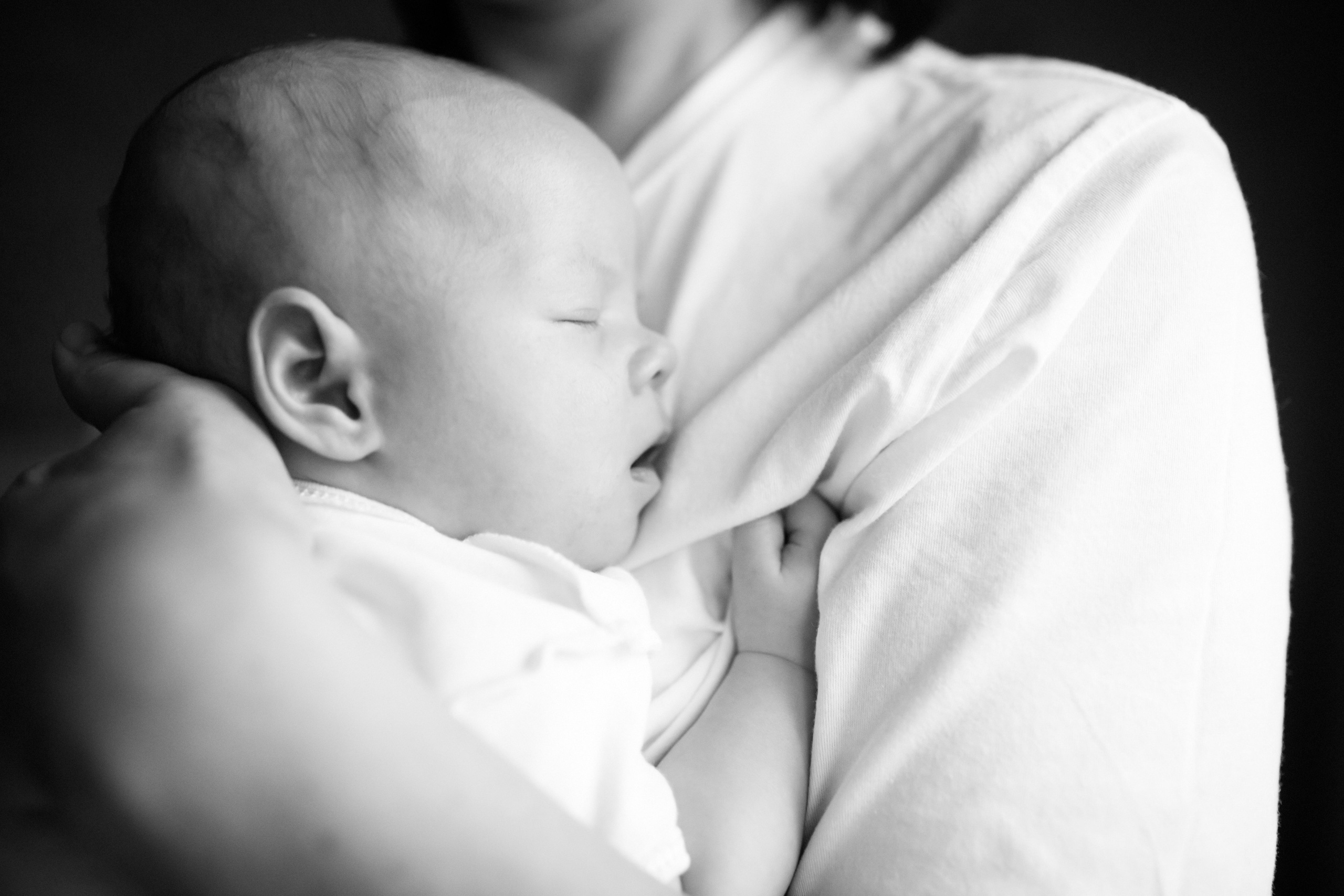 Черно-белая съемка новорожденной. Фотографы в Москве Светлана Устинова и Сергей Грачев