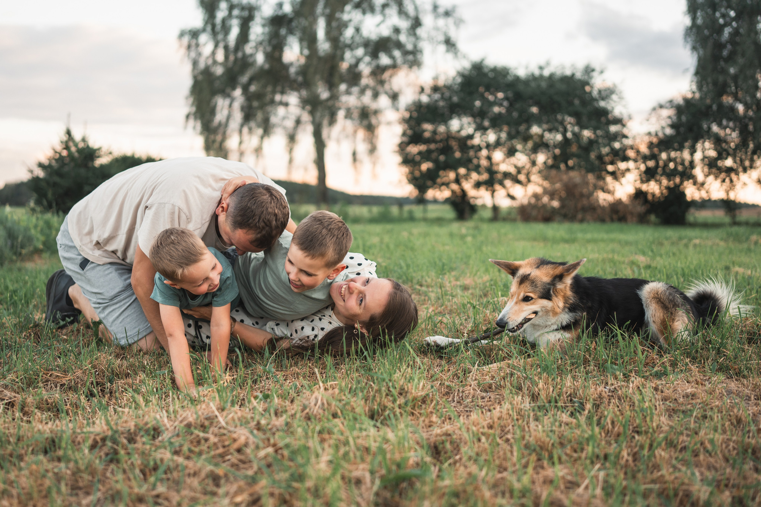 СЪЕМКА НА УЧАСТКЕ. Семья Юлии. Фотограф Марта Козел. Гродно, Беларусь