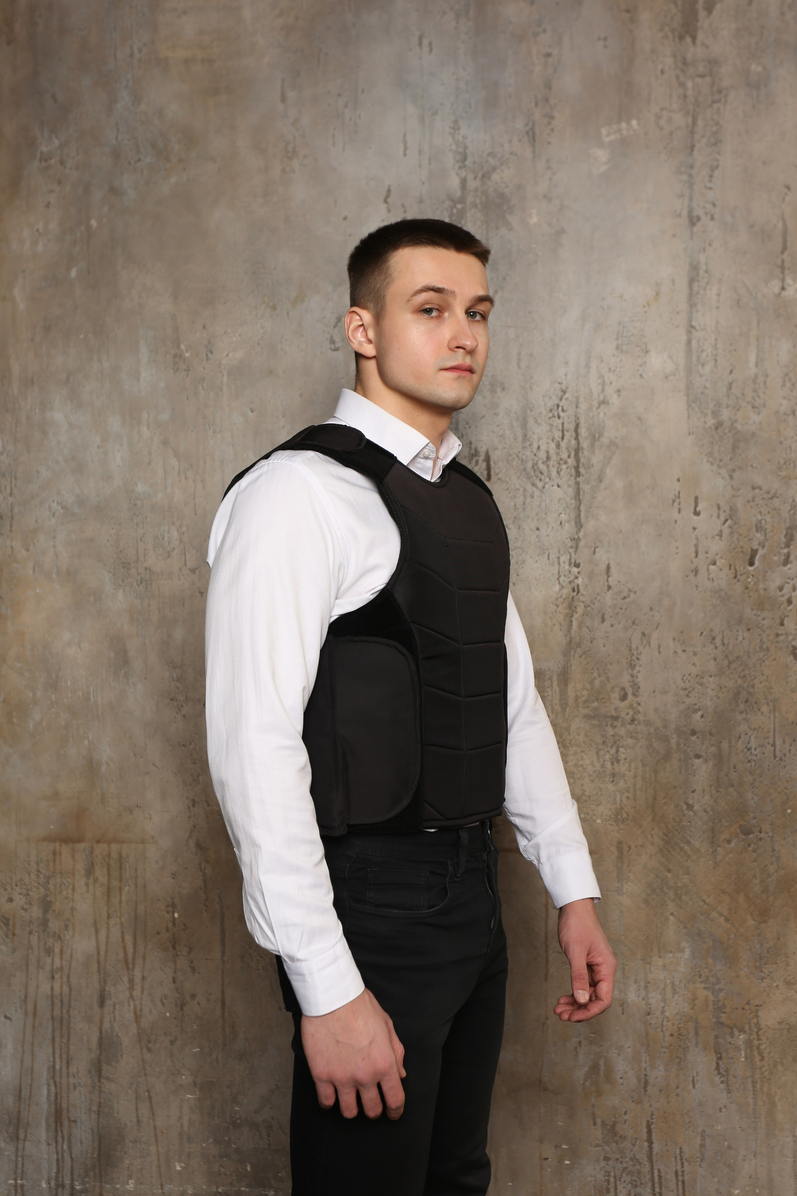 Артем, 185 см, 50-52 р-р. KED Production — продакшн из СПб. Создаём фото, видео и контент, который помогает брендам и селлерам продавать больше