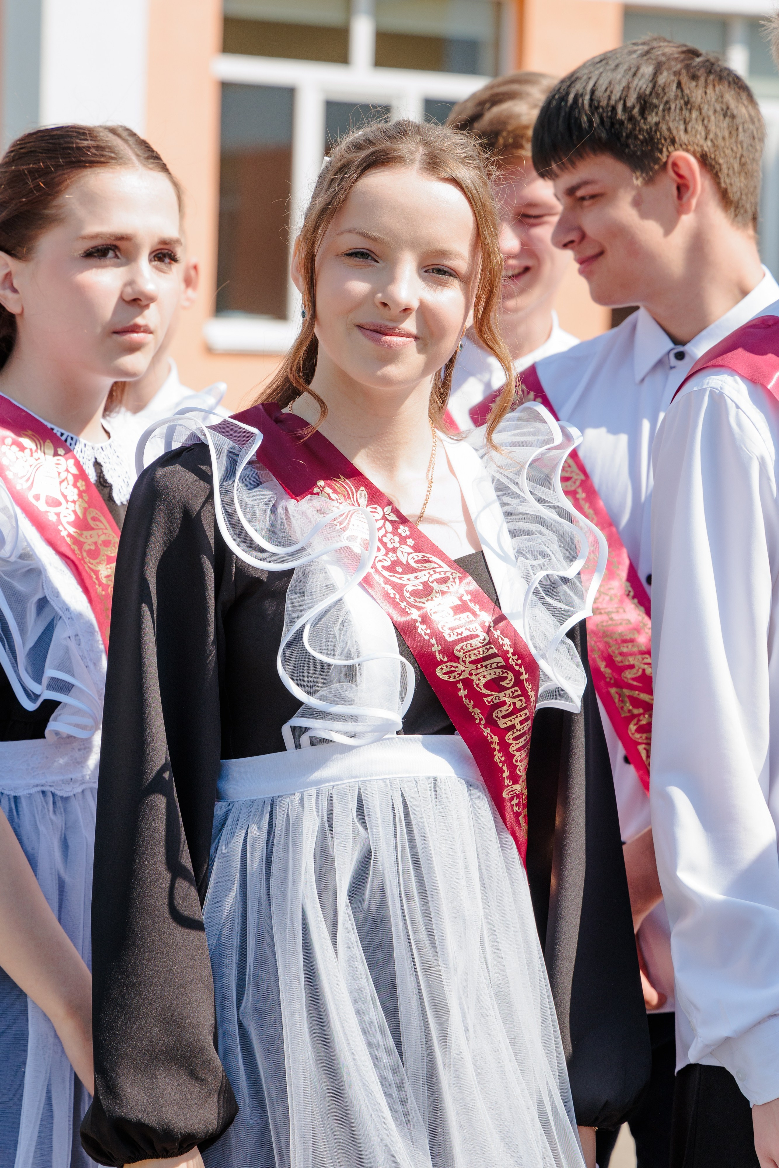 Последний звонок 2025 — фото 9 класса, школьный альбом, выпускной. Фотограф Нижний Новгород Мария Китаева