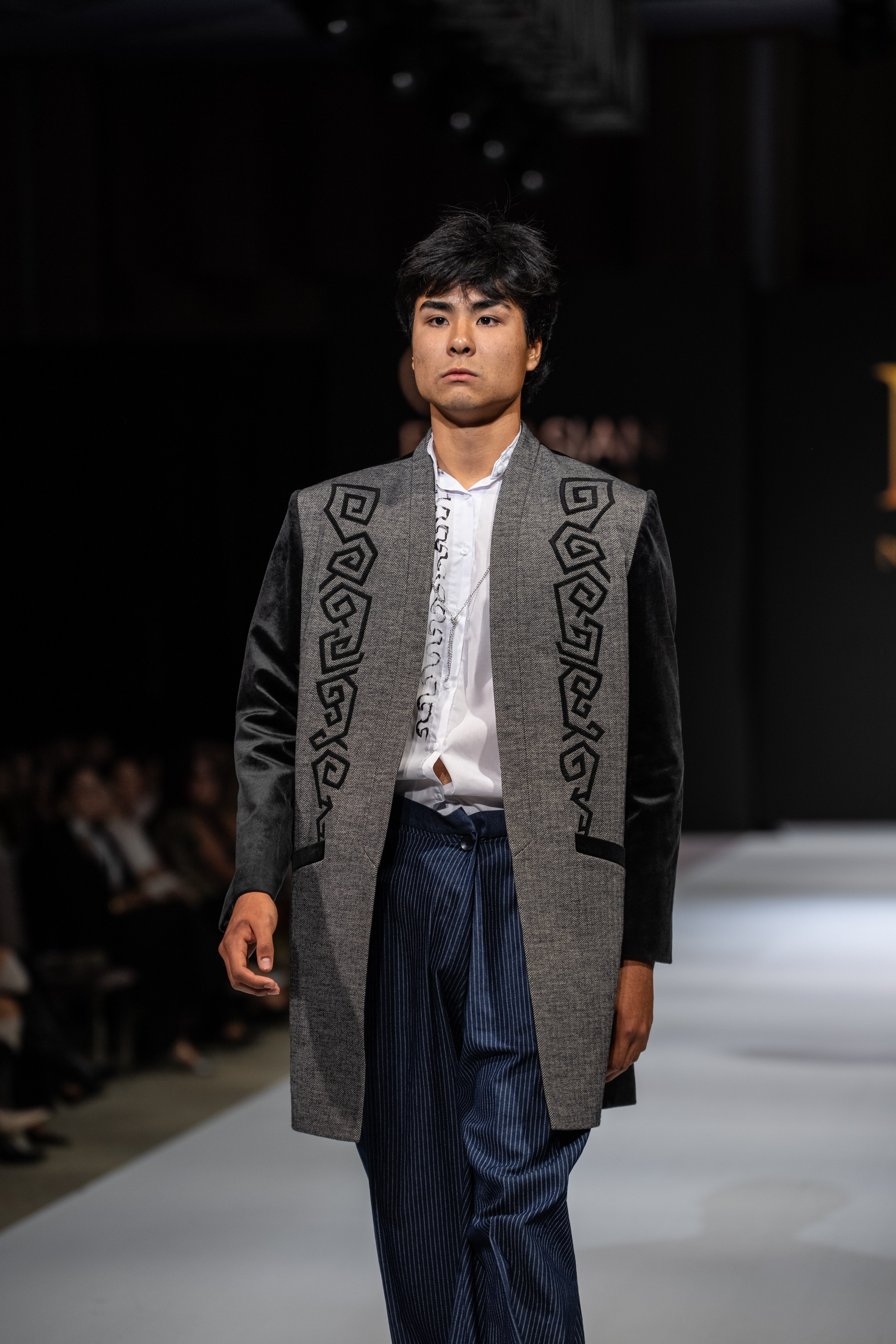 EURASIAN FASHION WEEK Nurasem. Сайт Алматинского НЮ АРТ, будуар и фэшн фотографа Дениса Карпенко