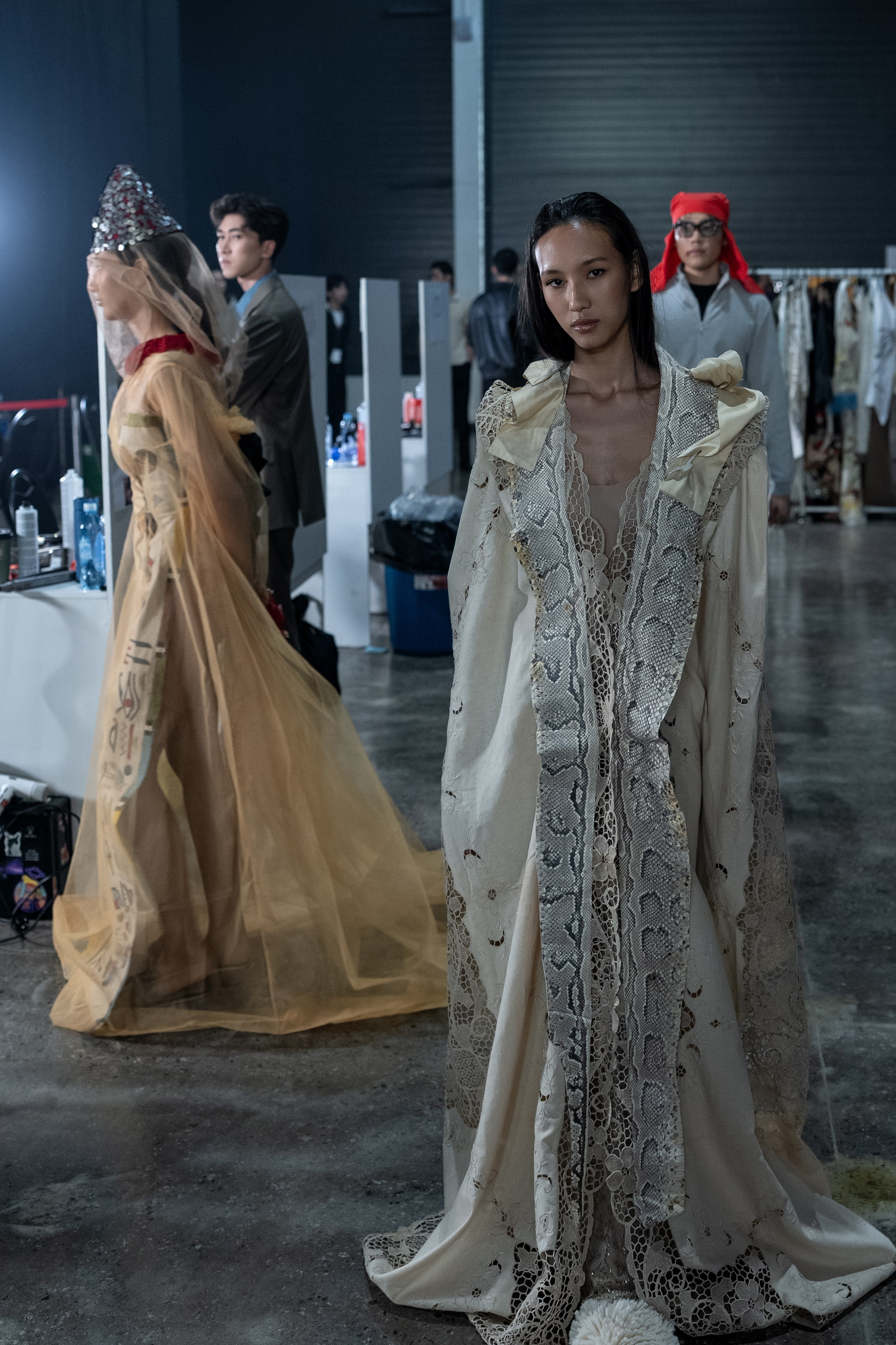 Visa Fashion Week Almaty Pre-Fall 2026 April Backstage Day 2. Сайт Алматинского НЮ АРТ, будуар и фэшн фотографа Дениса Карпенко