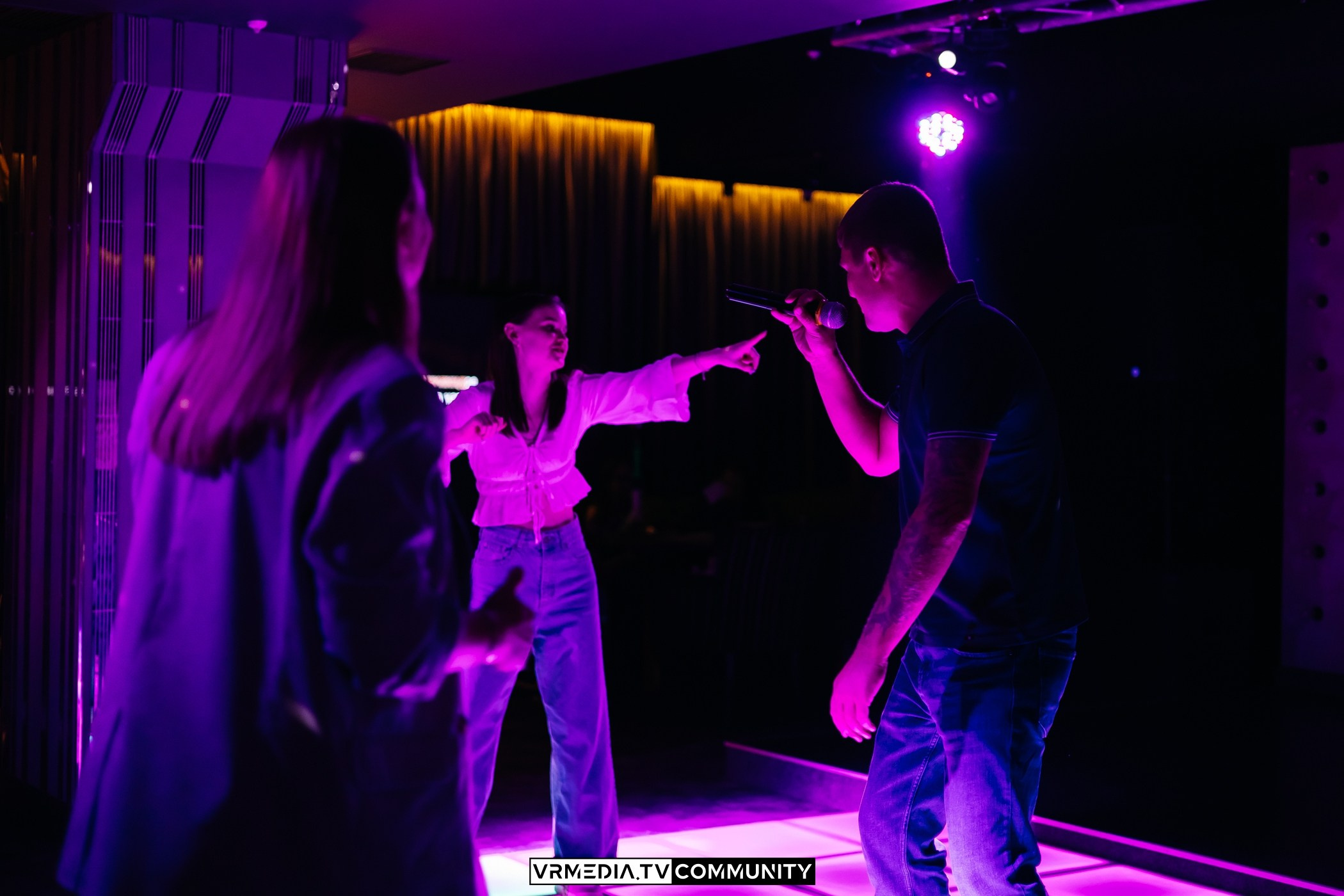 Выходные в караоке-баре «Volna»