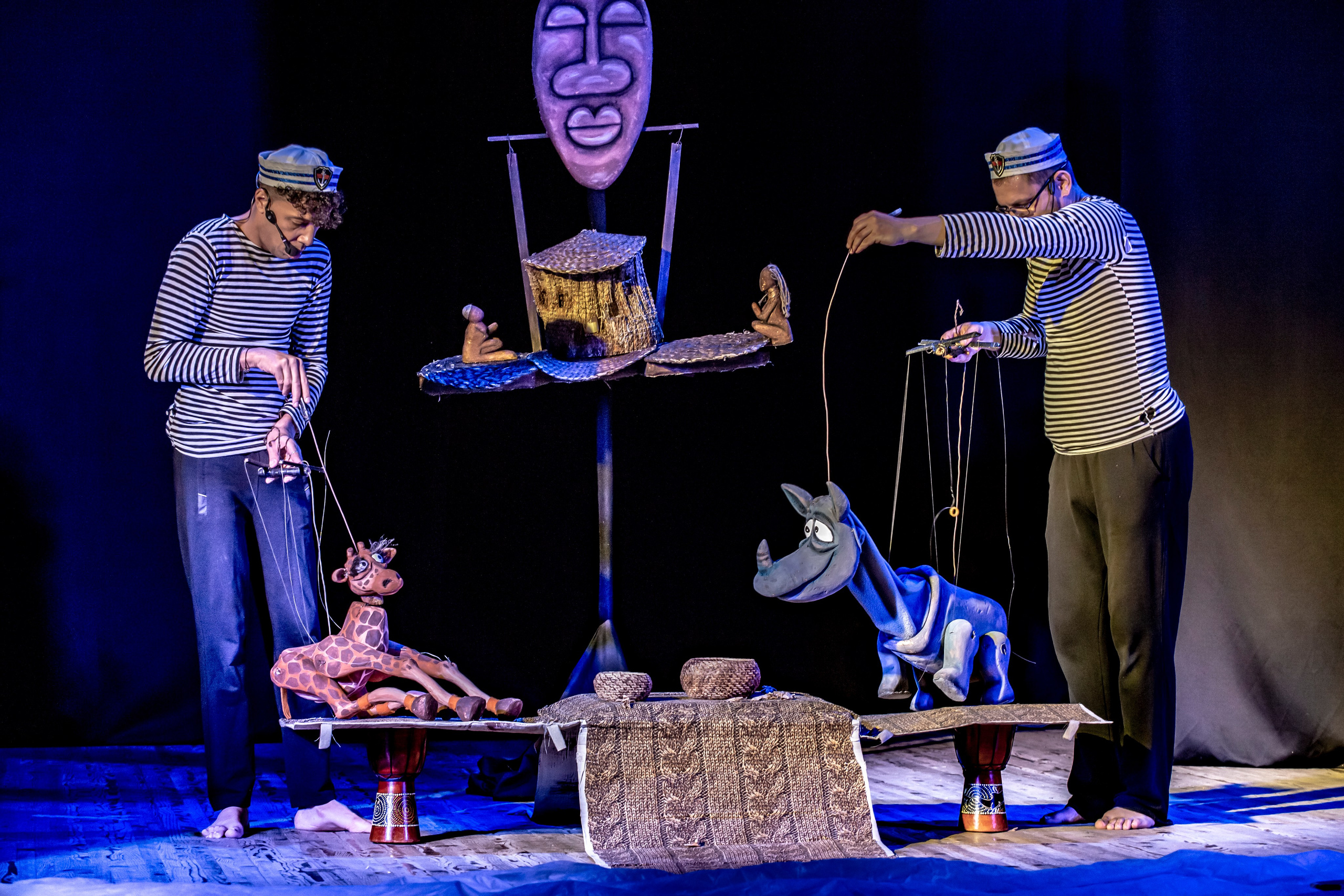 Жирафа и носорог спектакль театра Саквояж. Фотограф в Сочи Юрий Шептаев