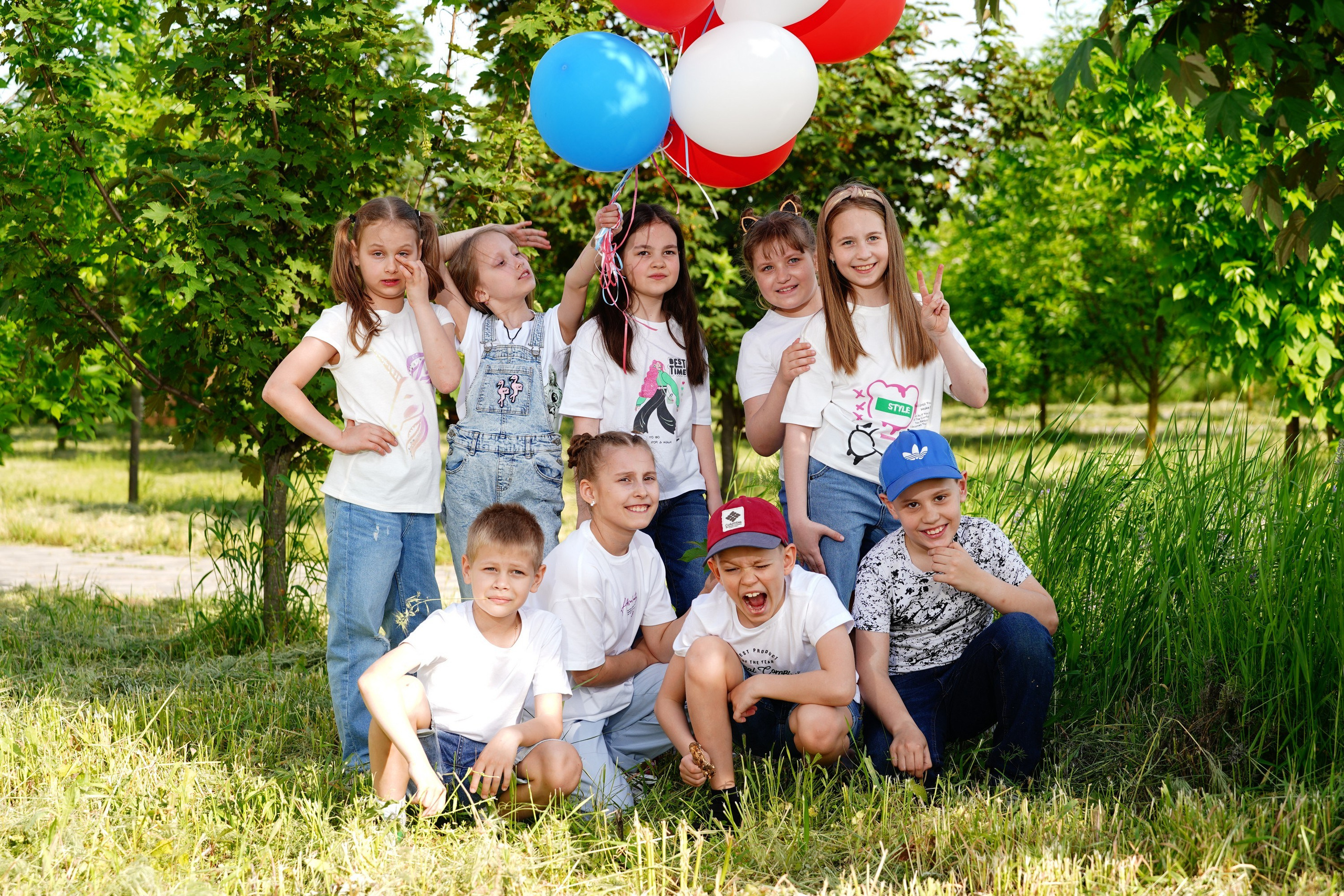 Фотосессия с классом 75 шк 2023. MEMENTO.Выпускные альбомы, школьные, юбилейные и другие книги. Ростов-на-Дону