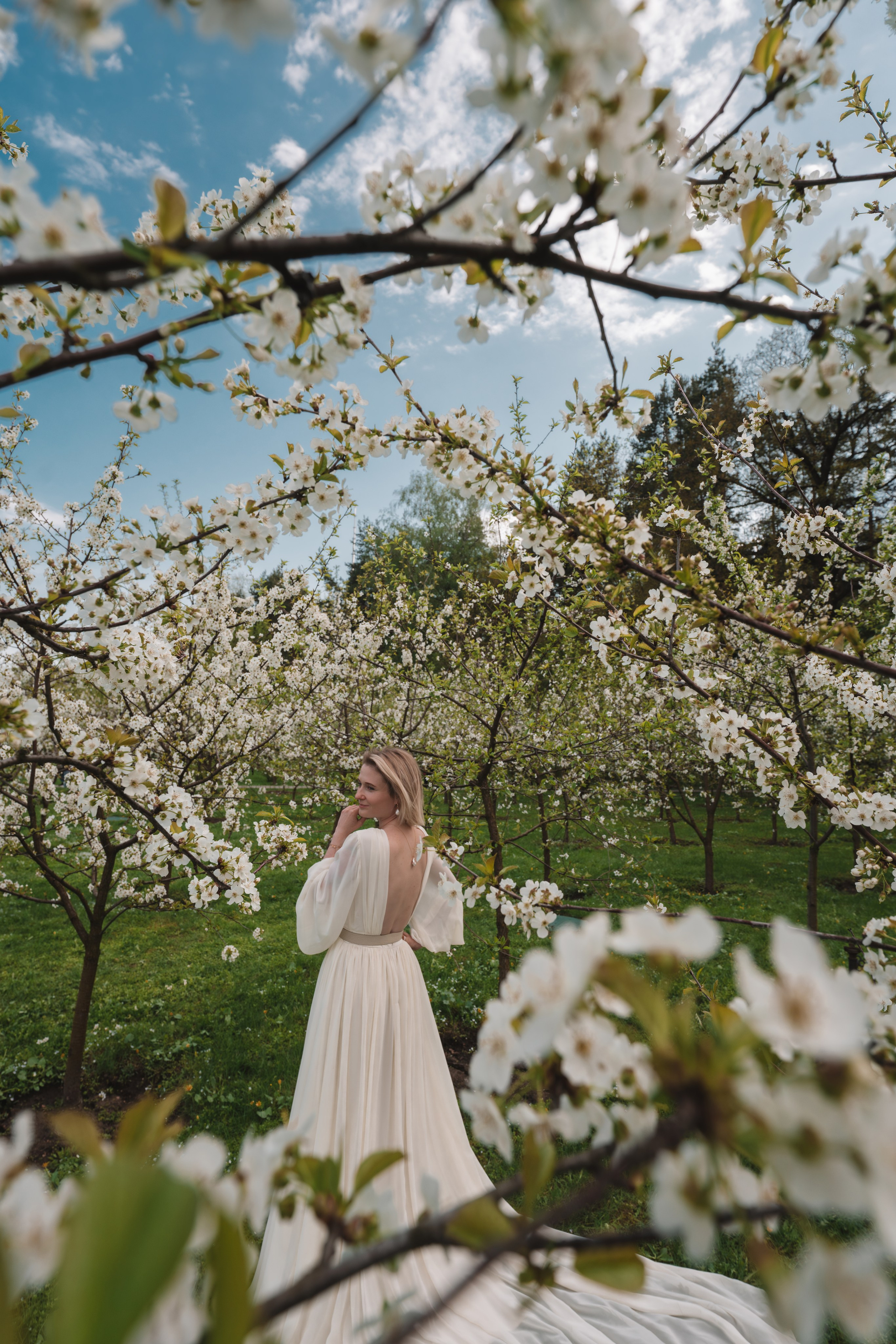 Съёмки в цветениях. Фотограф Айгуль Вишня, съёмка в Москве и Санкт-Петербурге