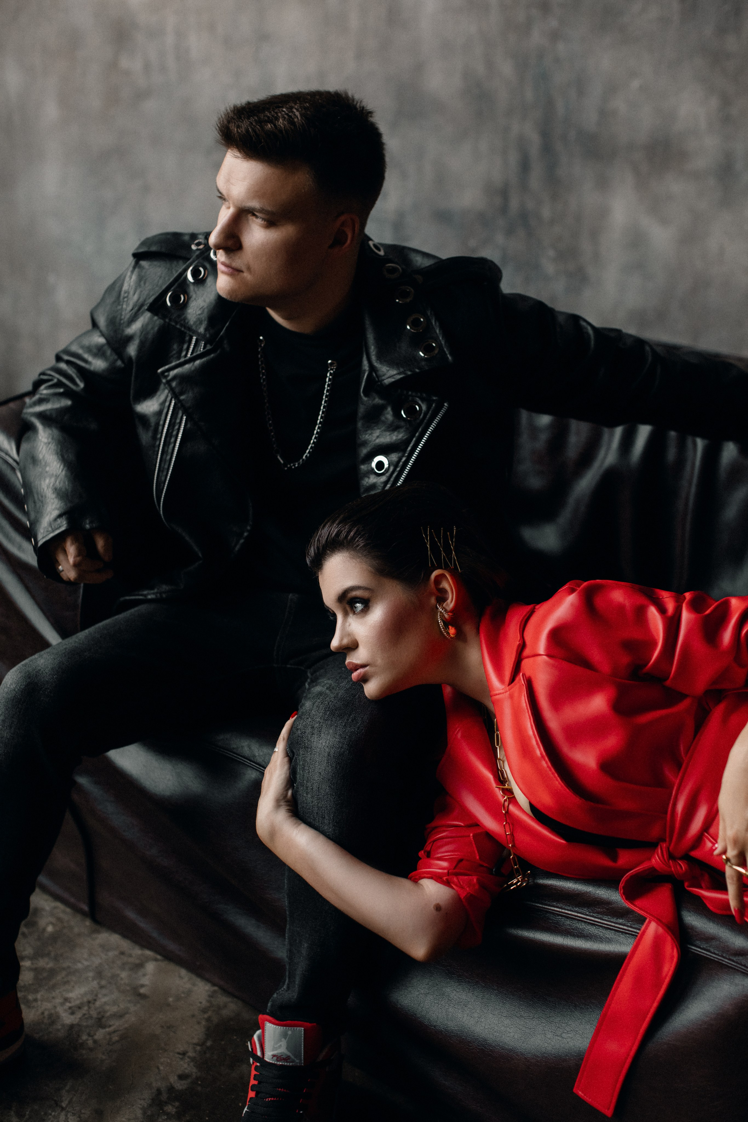 Мартину полгода. Семейная фотосессия в темной студии. Фотограф в Москве Ольга Сатони