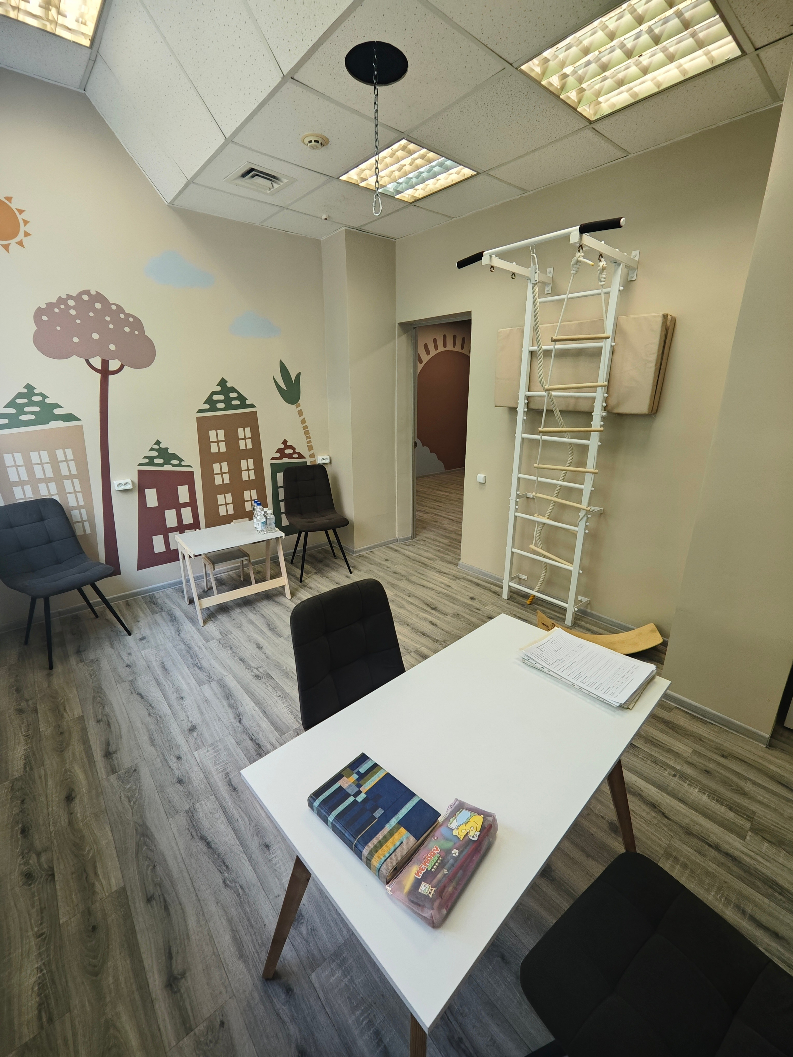 Детский центр развития и коррекции детей Свой центр