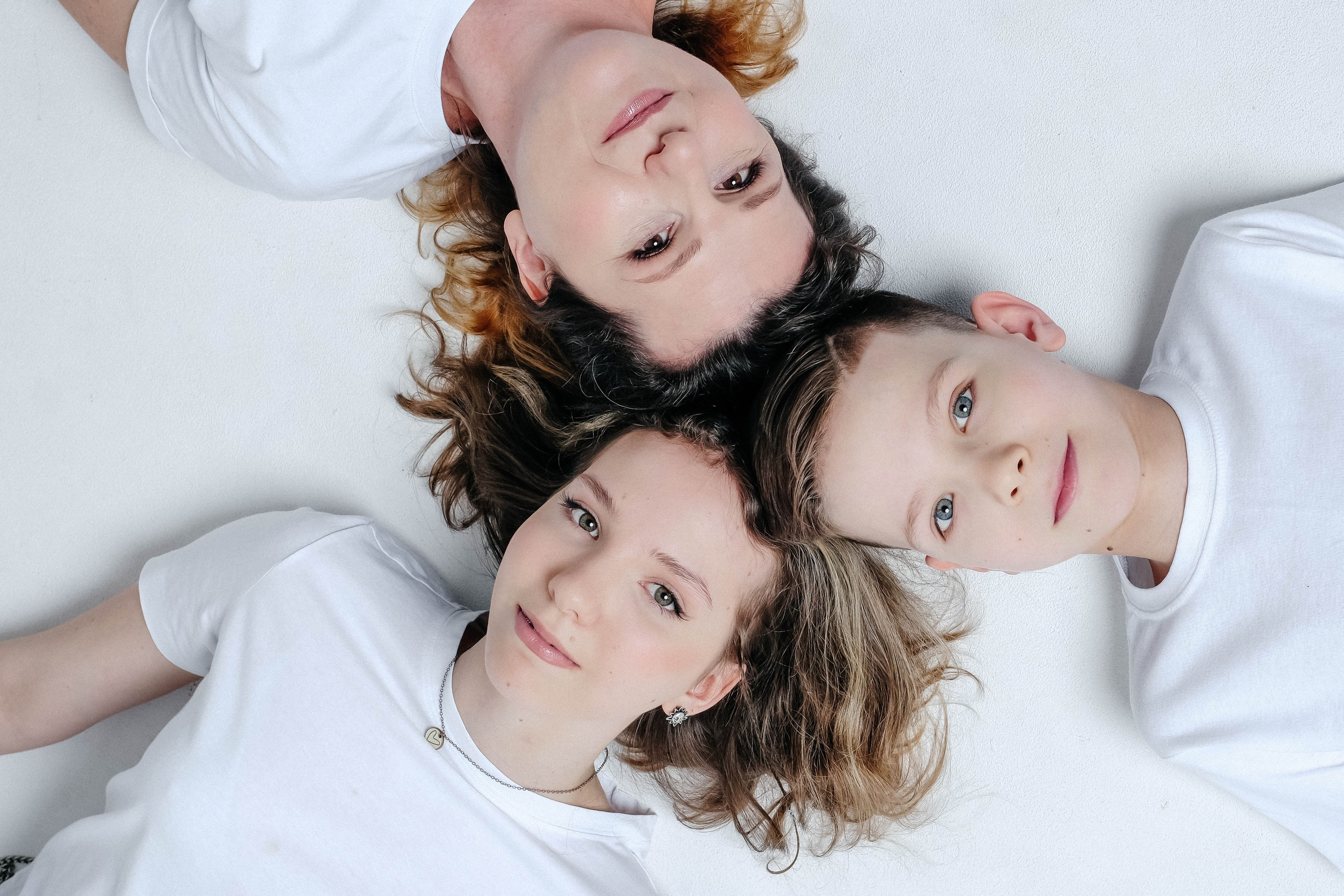 Мама с детками на циклораме. Главная