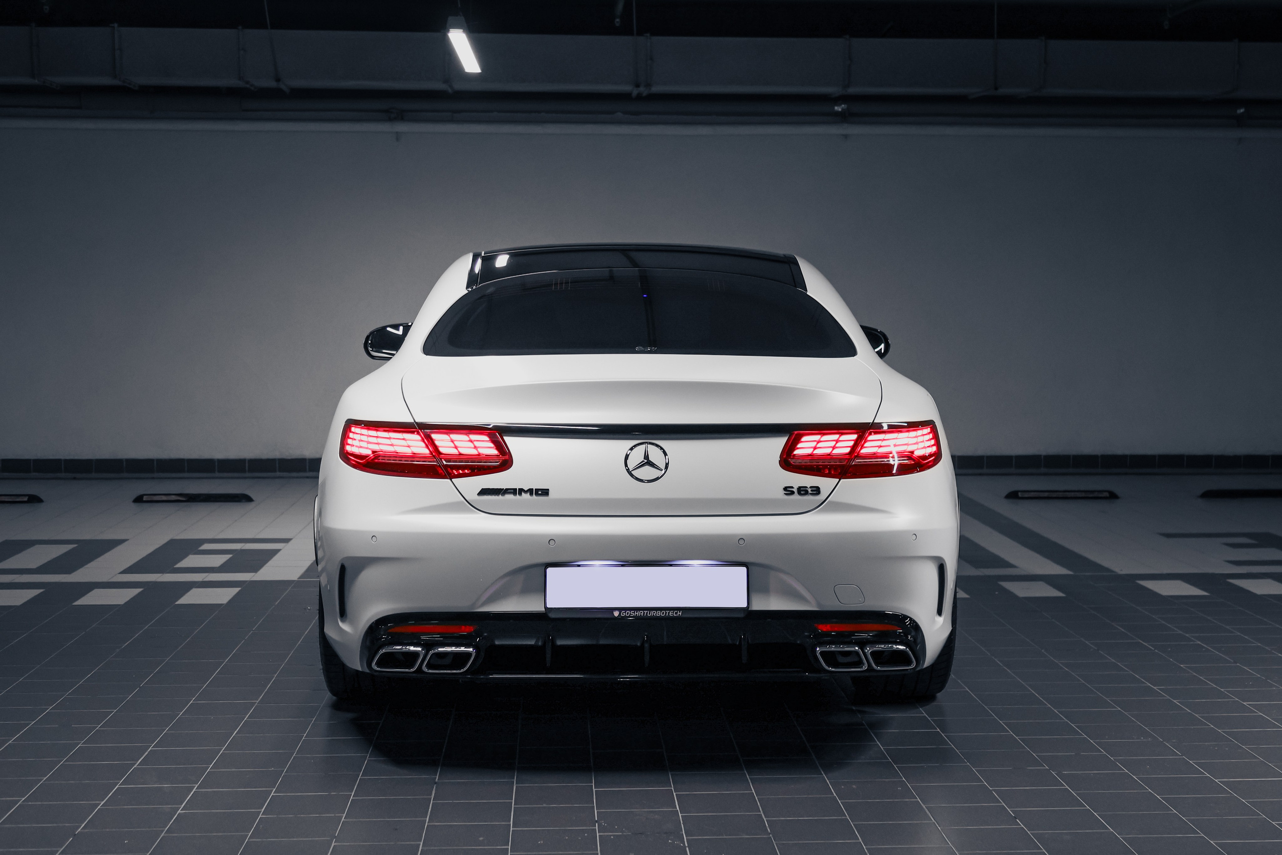 2020 MERCEDES BENZ S63 AMG WHITE ON BLACK $145,000 / 27,100 KM ODOMETER. Mixturecaptures